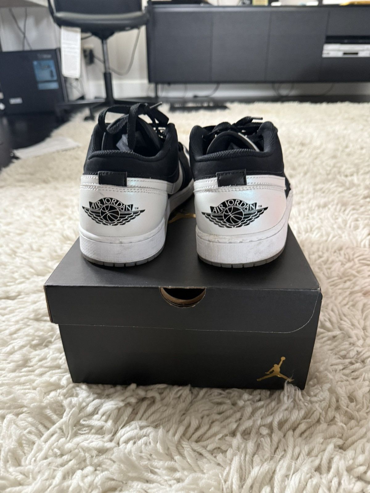 Jordan Brand Air Jordan 1 Low Diamond Toe Size US 13 / EU 46 - 3 Thumbnail