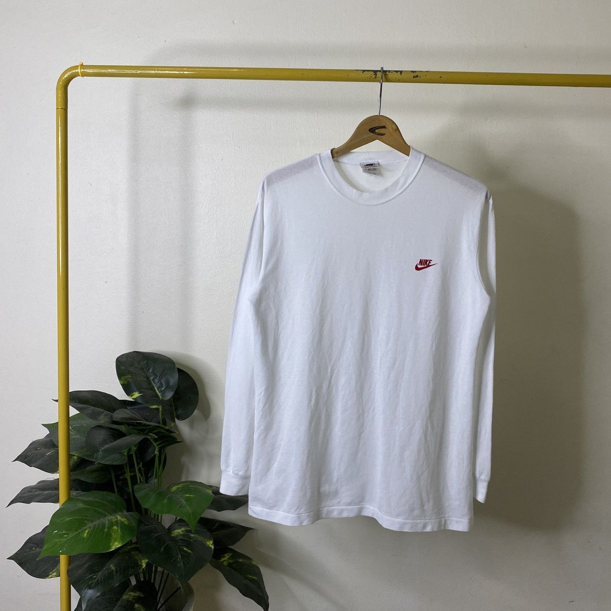 Nike Vintage 1990s Nike Essential Small Swoosh LS T Shirt Size US L / EU 52-54 / 3 - 1 Thumbnail