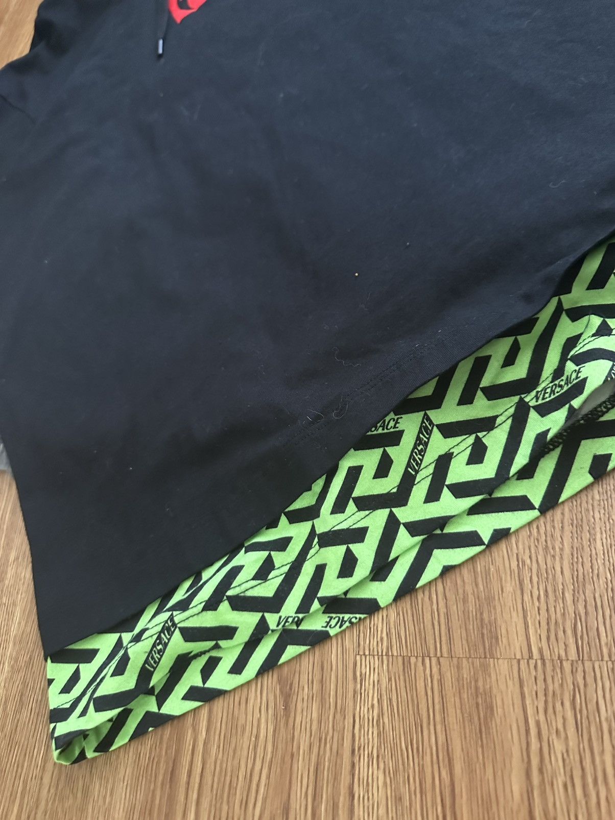 Versace Versace longsleeve hooded T Size US S / EU 44-46 / 1 - 8 Thumbnail