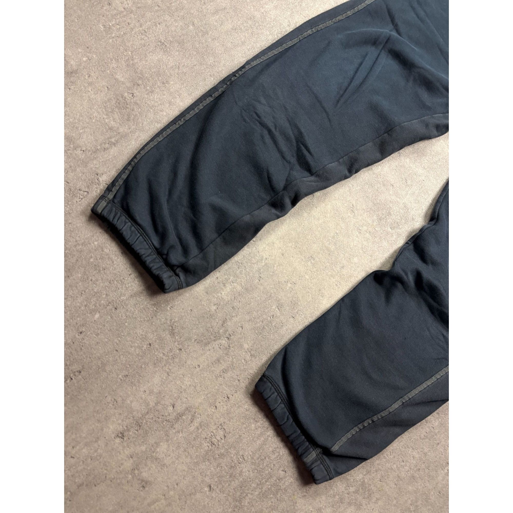Nike Vintage Nike Track Pants Navy Blue White Piping Y2K Baggy Tr Size US 34 / EU 50 - 2 Thumbnail