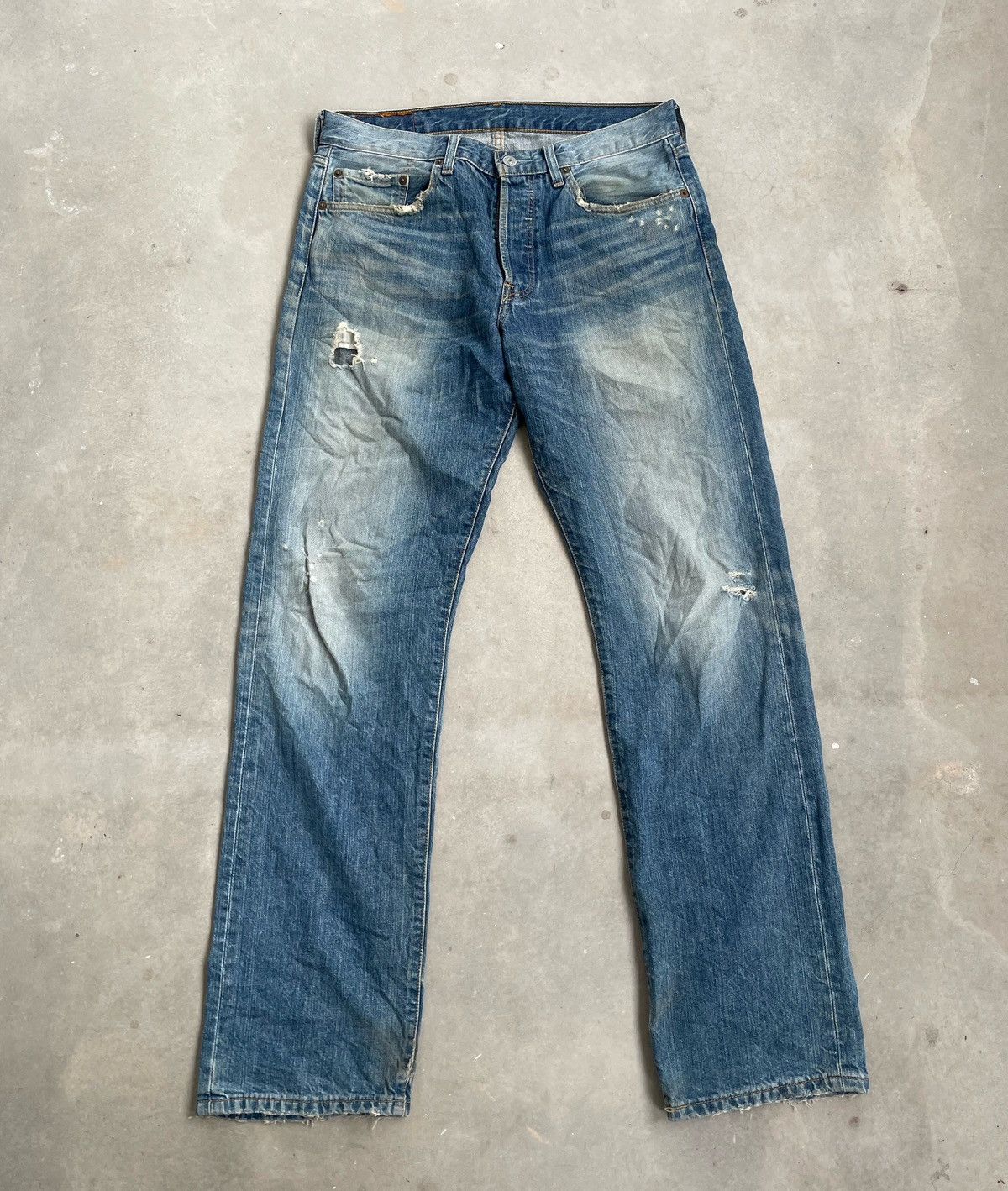Levi's × Vintage LEVIS 501 VINTAGE JAPAN WELL WORN DENIM PANT Size US 32 / EU 48 - 1 Thumbnail