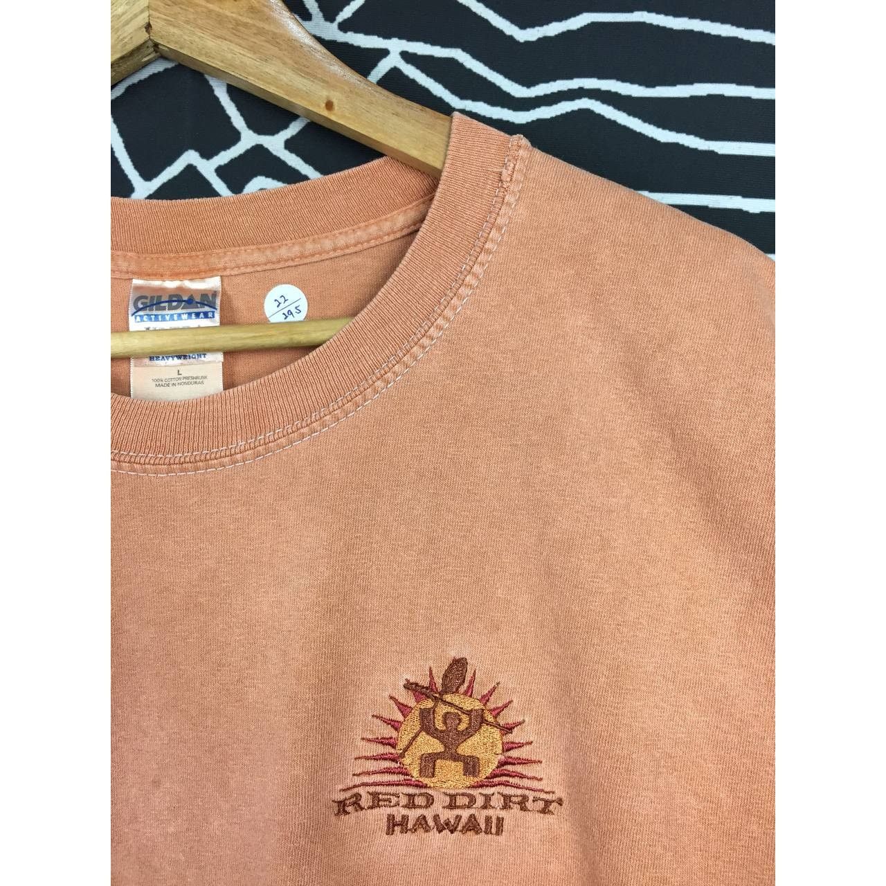 Gildan × Vintage Vtg Y2K Red Dirt Hawaii Embroidery Logo North Shore Surf Tee Size US L / EU 52-54 / 3 - 4 Thumbnail