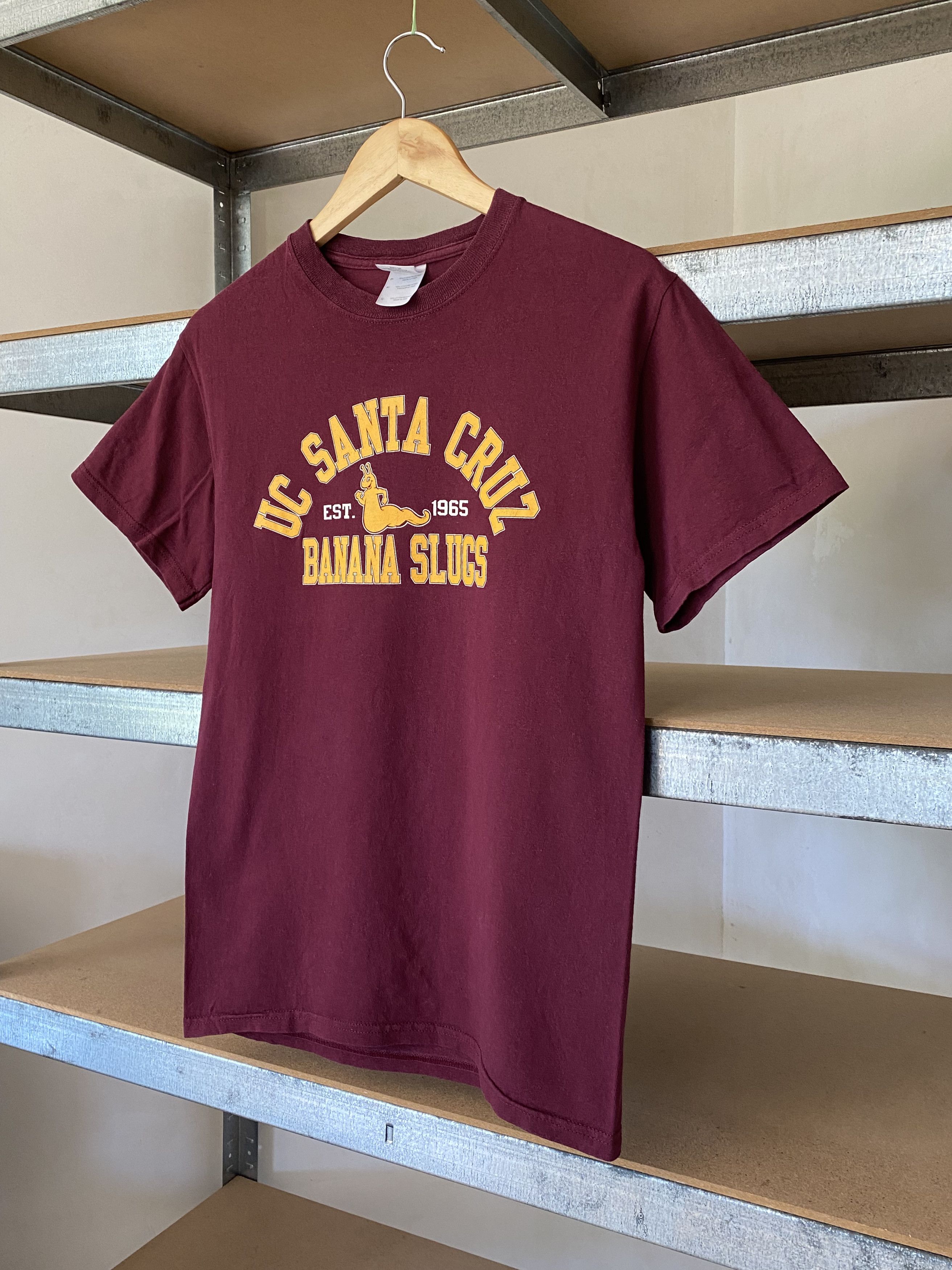 Vintage UC Santa Cruz Vintage 2000s Banana Slugs Travolta T-shirt Size US S / EU 44-46 / 1 - 7 Thumbnail