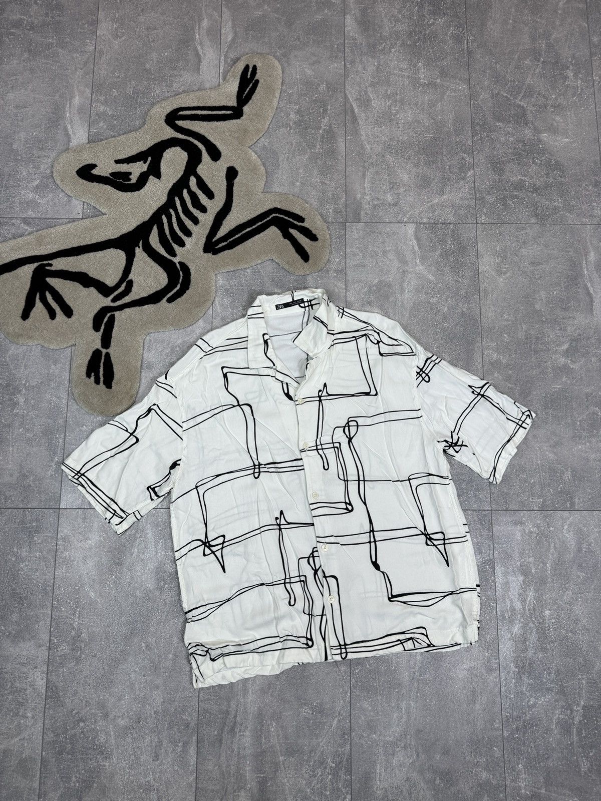 Zara Mens Zara Hawaiian shirt art crazy overprinted old money Size US L / EU 52-54 / 3 - 1 Thumbnail