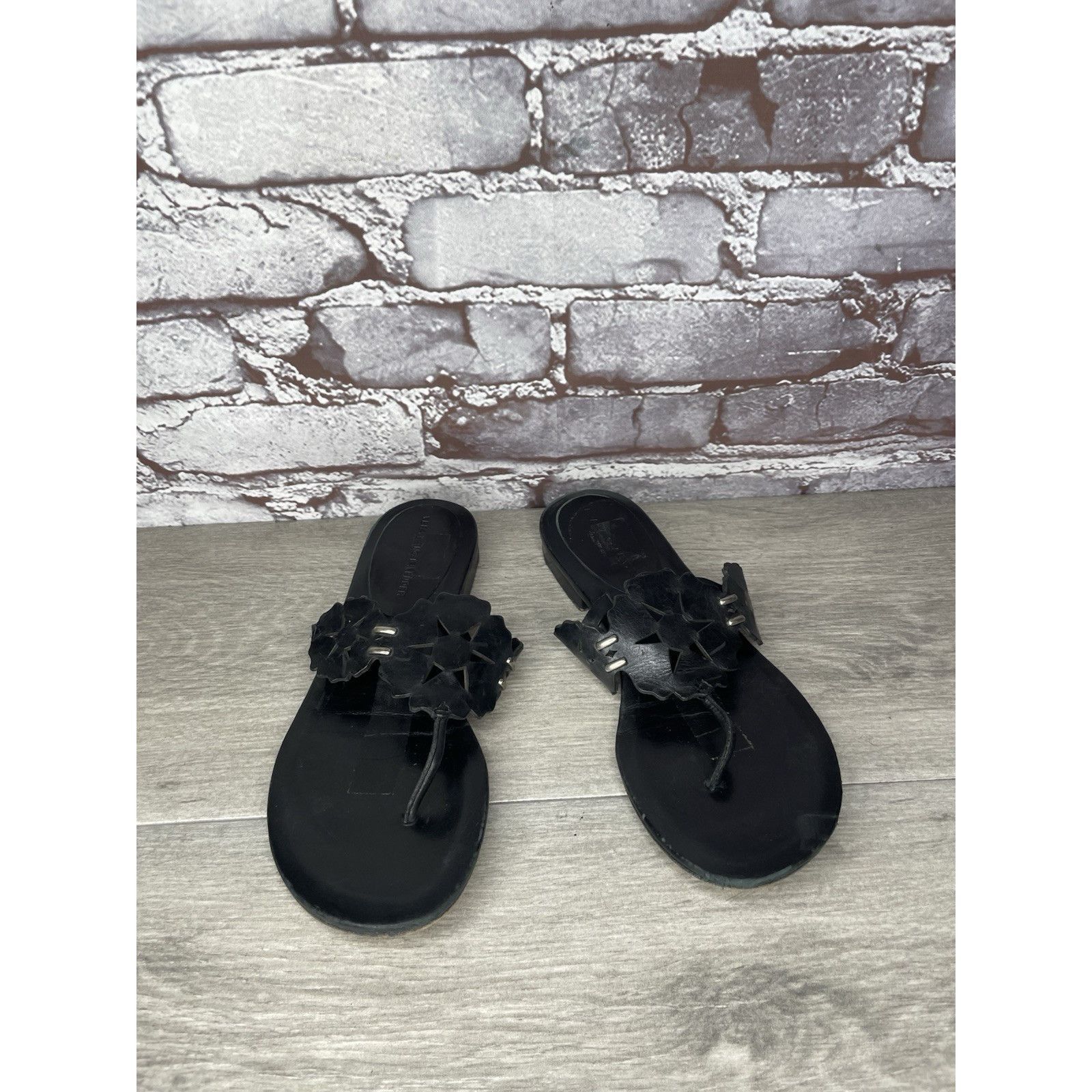 Vera Wang Vera Wang Lavender Label Black Leather Slides Thong Sandals Size US 6 / IT 36 - 4 Thumbnail