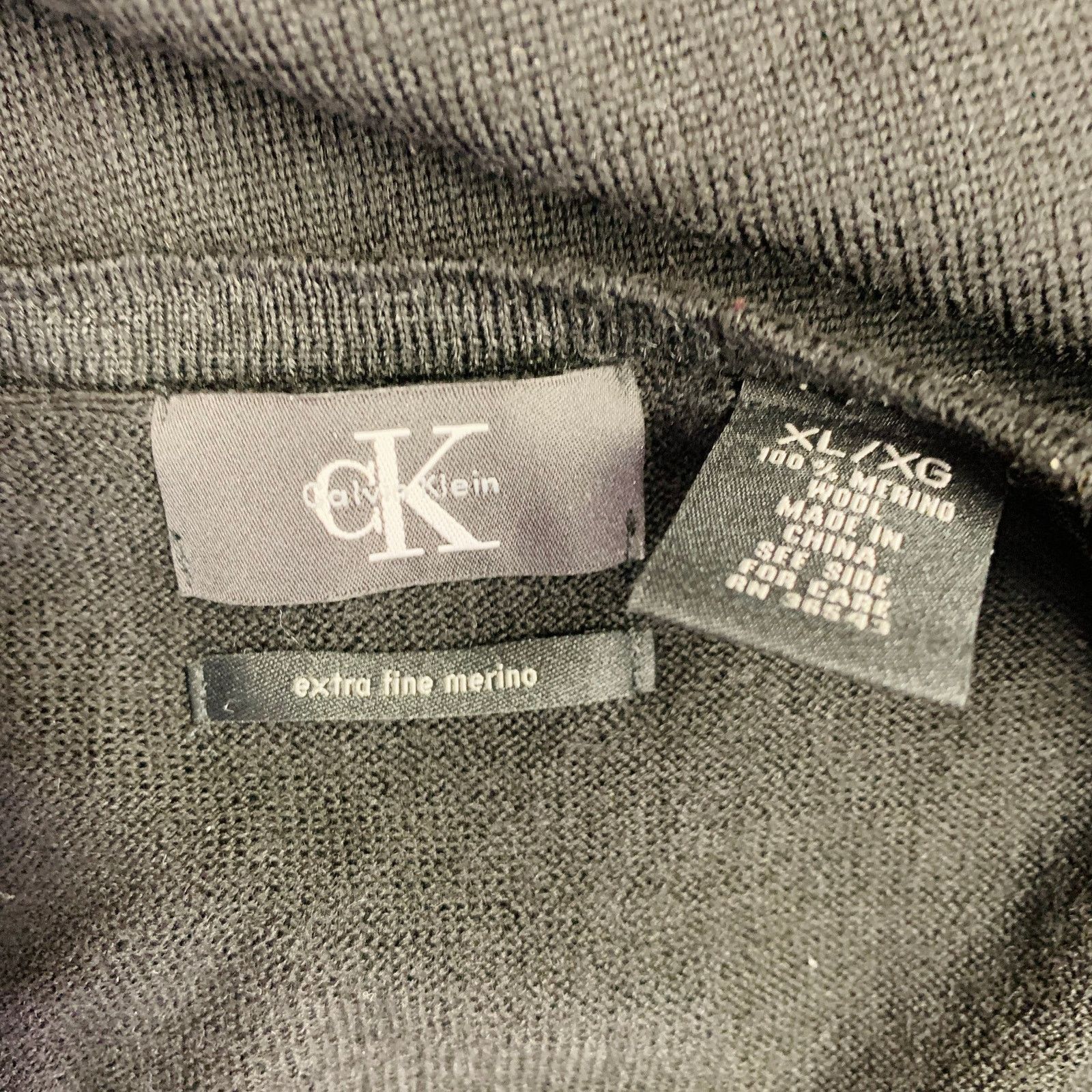 Calvin Klein CALVIN KLEIN Size XL Black Merino Wool Knit V-Neck Pullover Size US XL / EU 56 / 4 - 4 Thumbnail