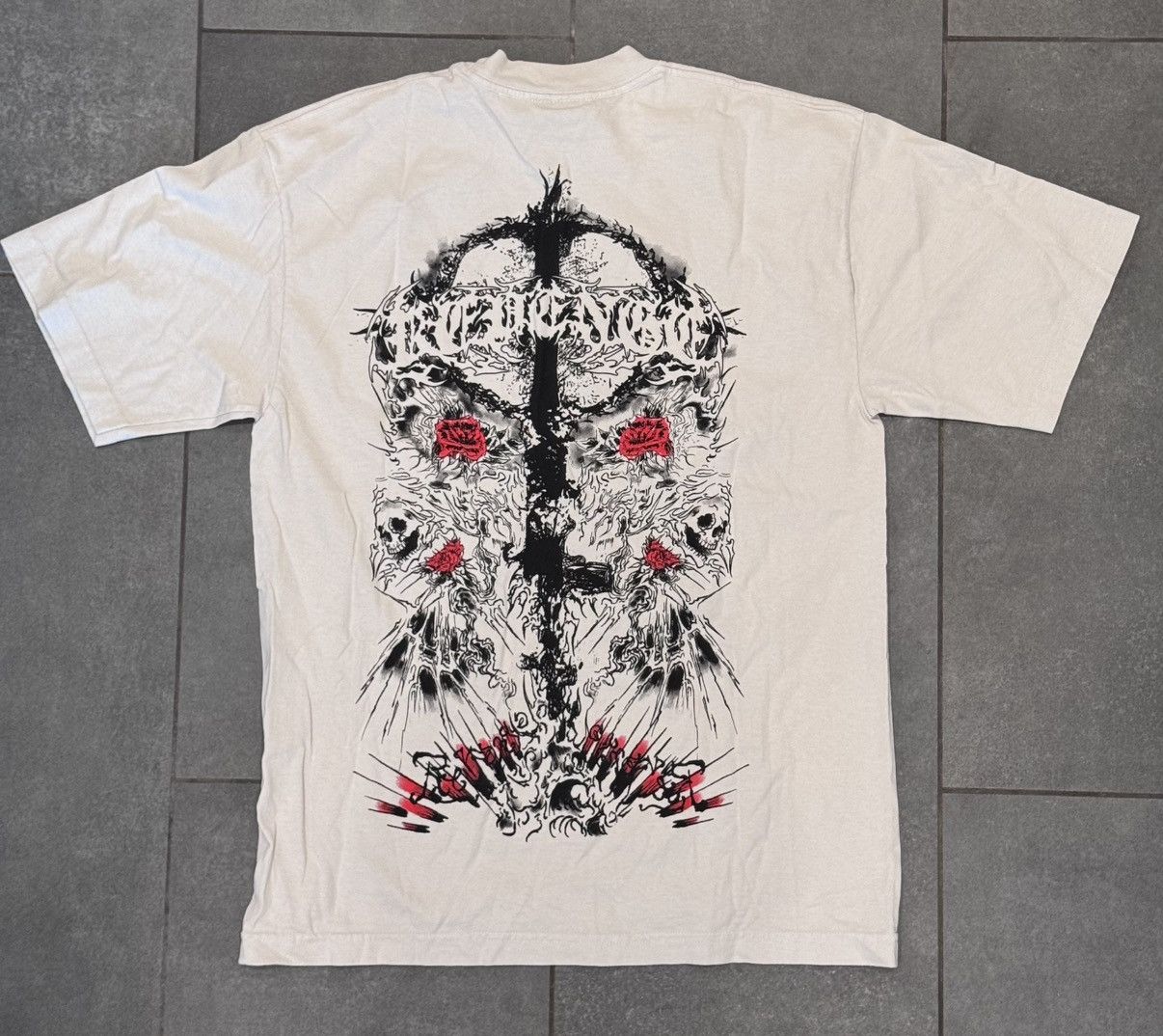 Revenge Revenge 'Cross And Thorn' Tee Cement Medium Size US M / EU 48-50 / 2 - 2 Thumbnail