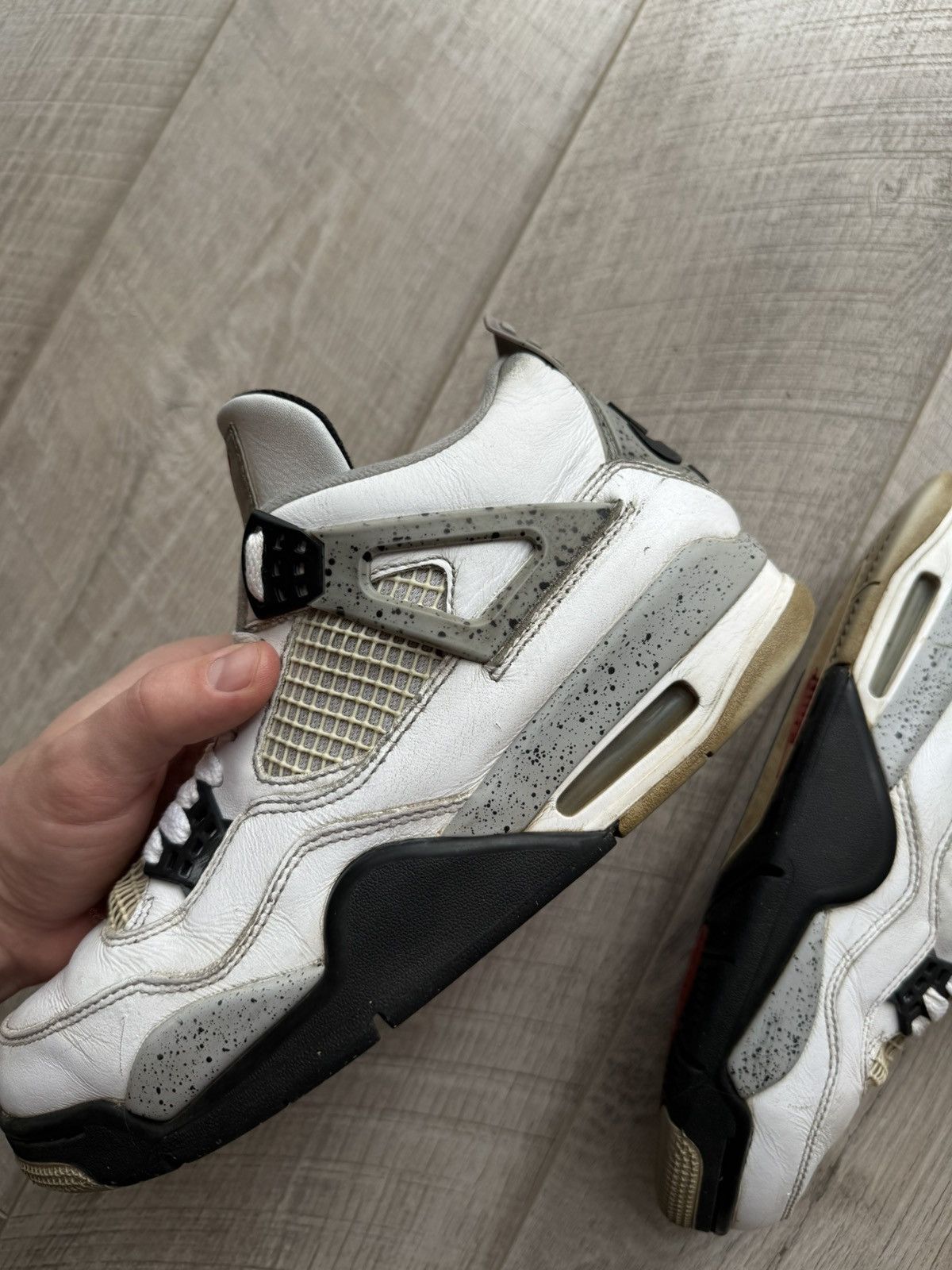 Jordan Brand Jordan 4 Retro OG Mid White Cement 840606-192 size 41 us 8 Size US 8 / EU 41 - 9 Thumbnail