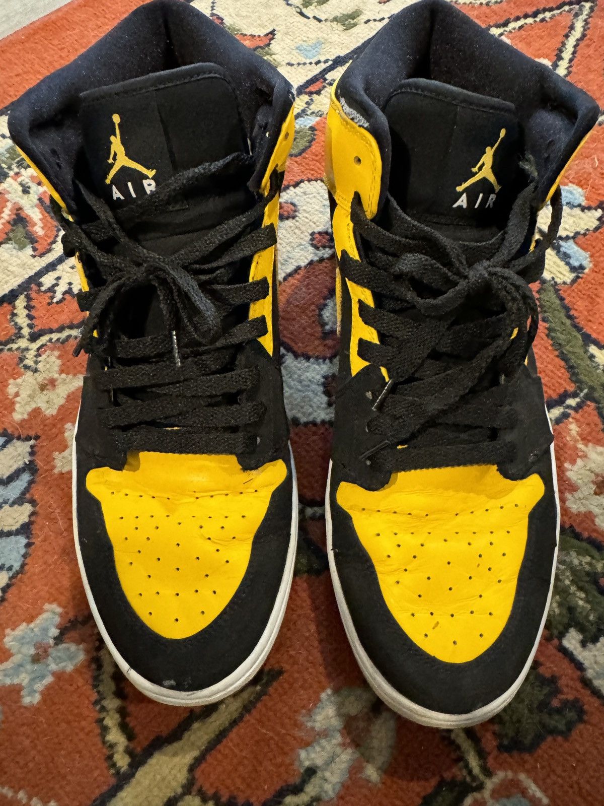 Jordan Brand × Nike Air Jordan 1 Mid New Love Size US 12 / EU 45 - 3 Thumbnail