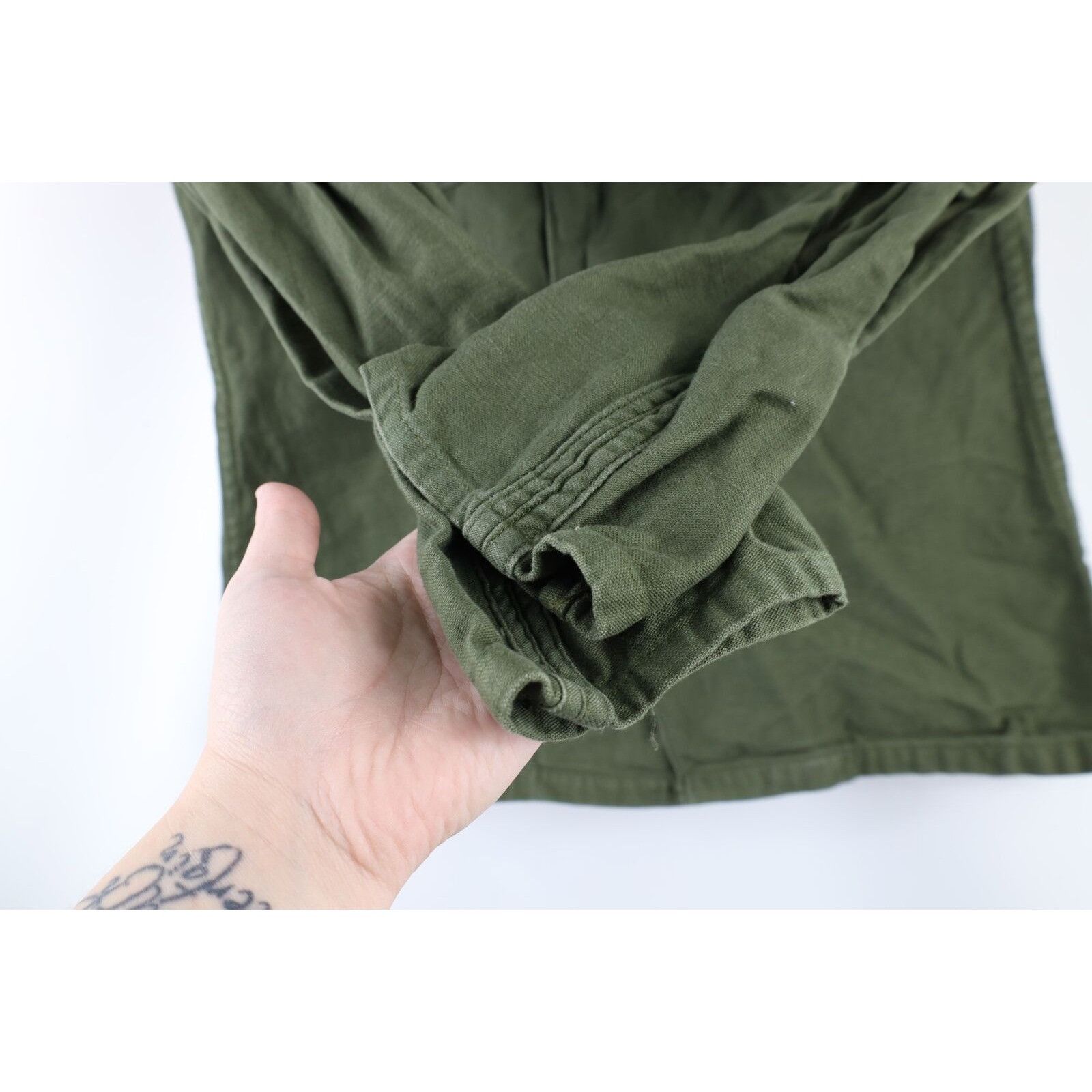 Vintage Vintage 70s Vietnam Era Cotton Sateen OG 107 Button Shirt Size US M / EU 48-50 / 2 - 7 Thumbnail