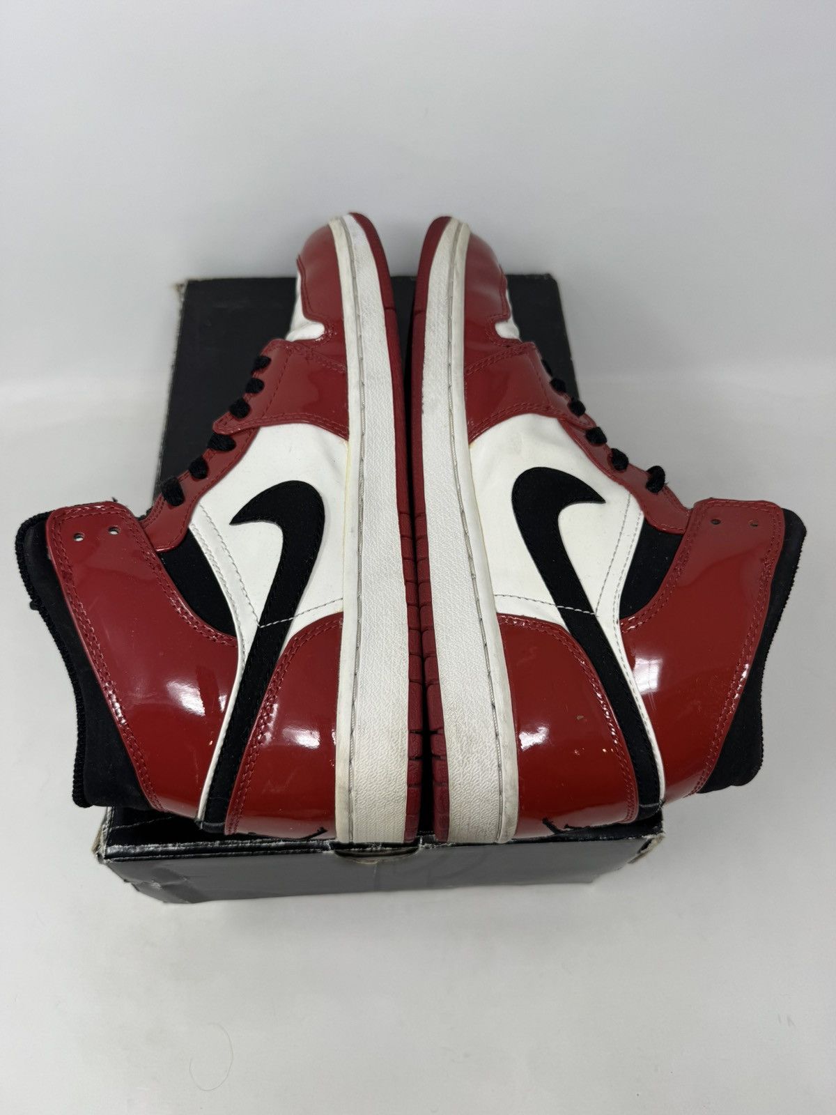 Jordan Brand Nike Air Jordan 1 Retro Patent Chicago Bulls 2003 Size US 9 / EU 42 - 7 Thumbnail