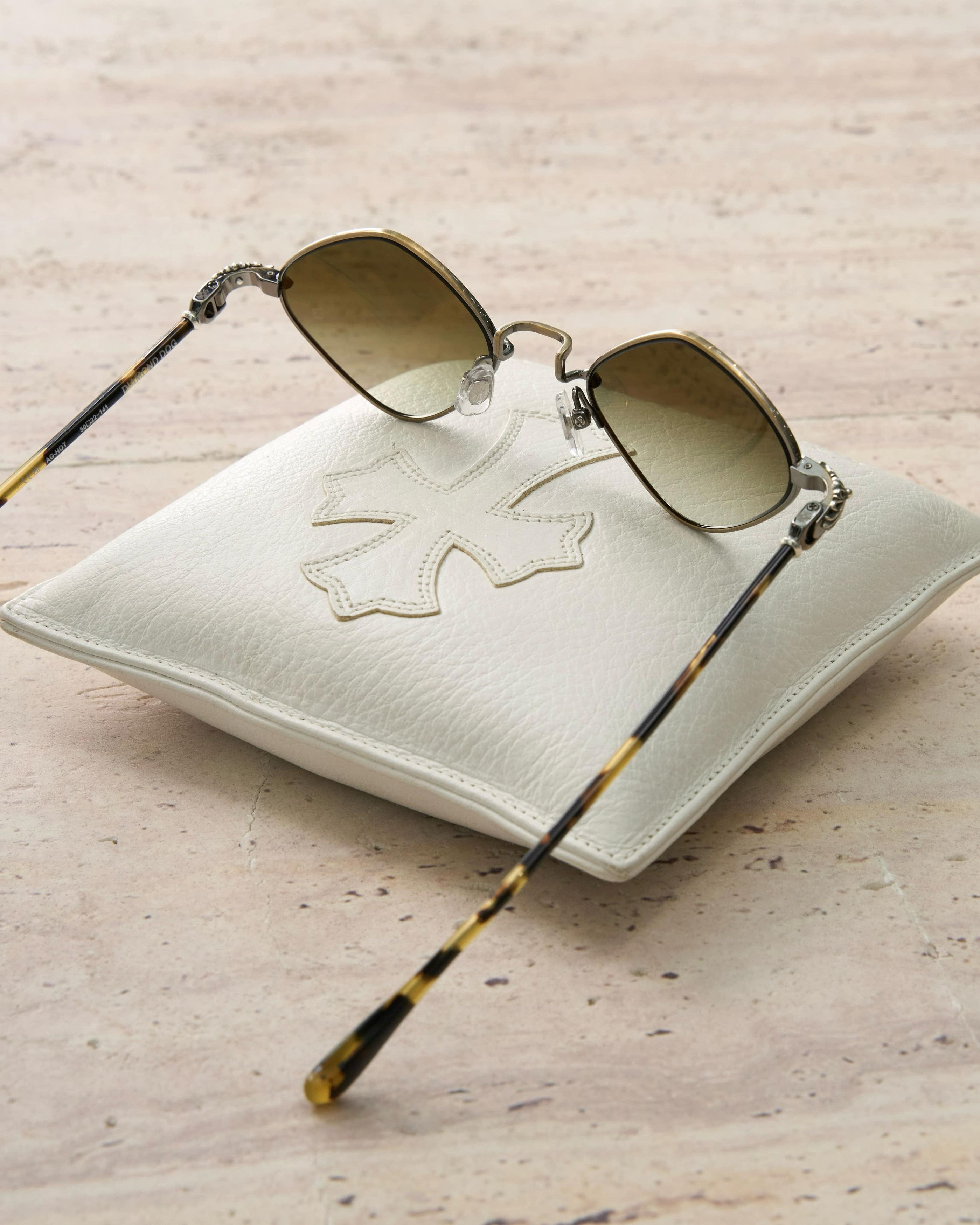 Chrome Hearts CHROME HEARTS DIAMOND DOG Antique Gold/Hollywood Tortoise Size ONE SIZE - 3 Thumbnail
