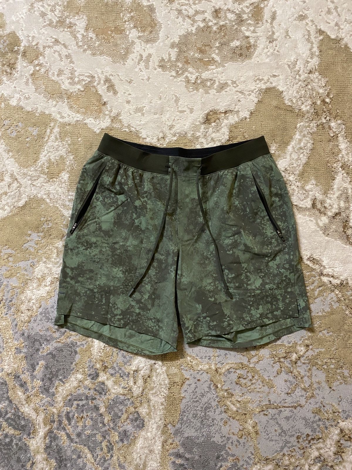 Lululemon × Vintage Green Lululemon Shorts Size US 36 / EU 52 - 1 Thumbnail