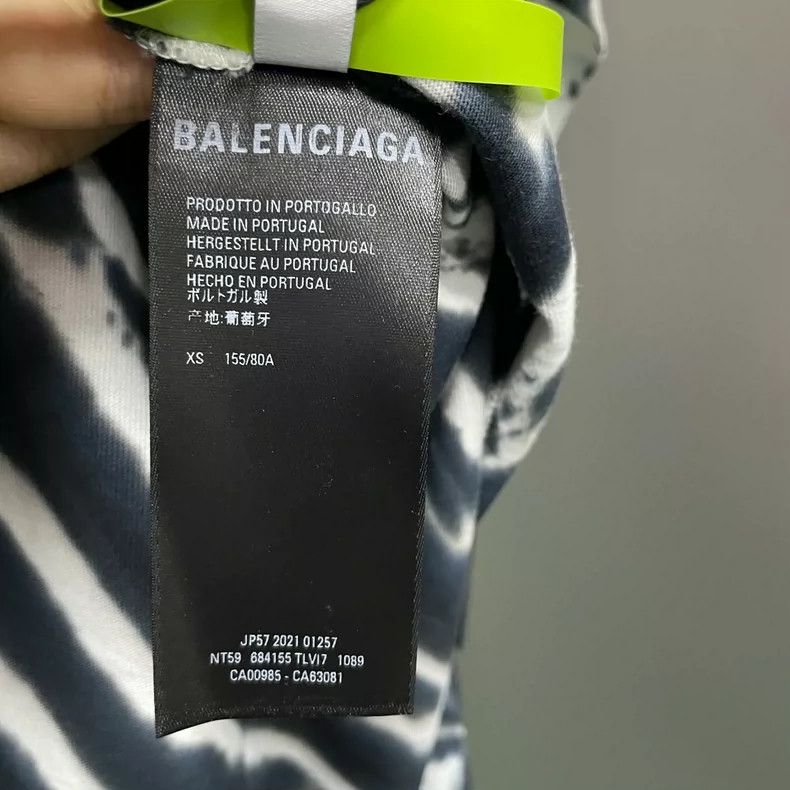 Balenciaga Balenciaga Tie-dyed love short sleeves Size XS / US 0-2 / IT 36-38 - 5 Thumbnail