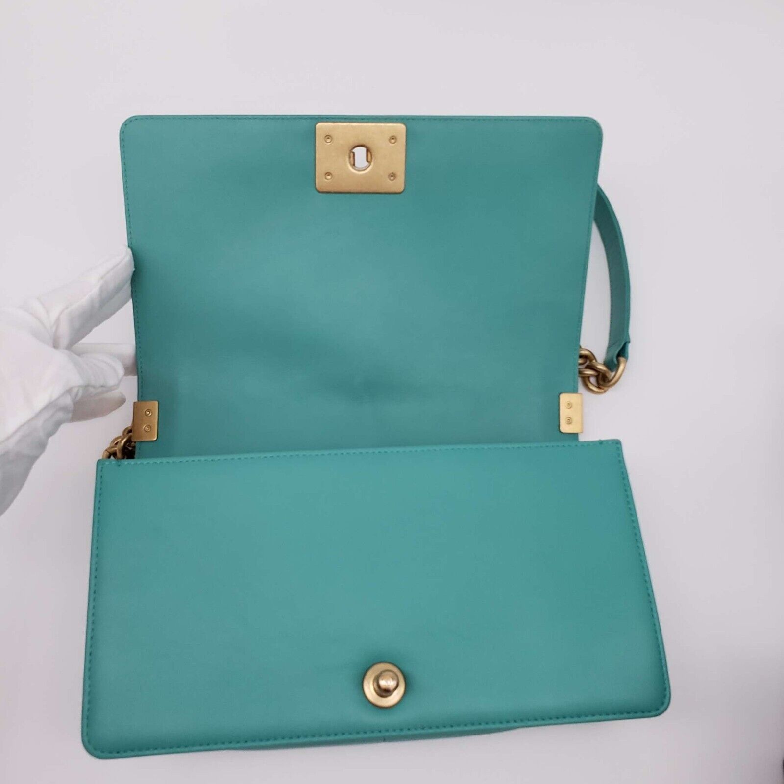 Chanel Authentic CHANEL Boy Green Leather Shoulder Bag 2650-080524 Size ONE SIZE - 18 Thumbnail