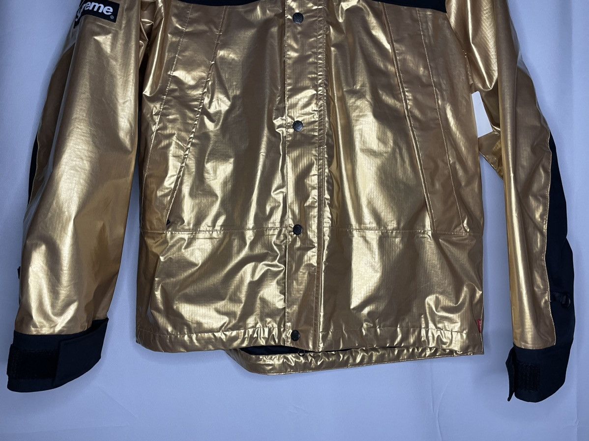 Supreme × The North Face Supreme x TNF Metallic Gold Mountain Parka Size US M / EU 48-50 / 2 - 4 Thumbnail