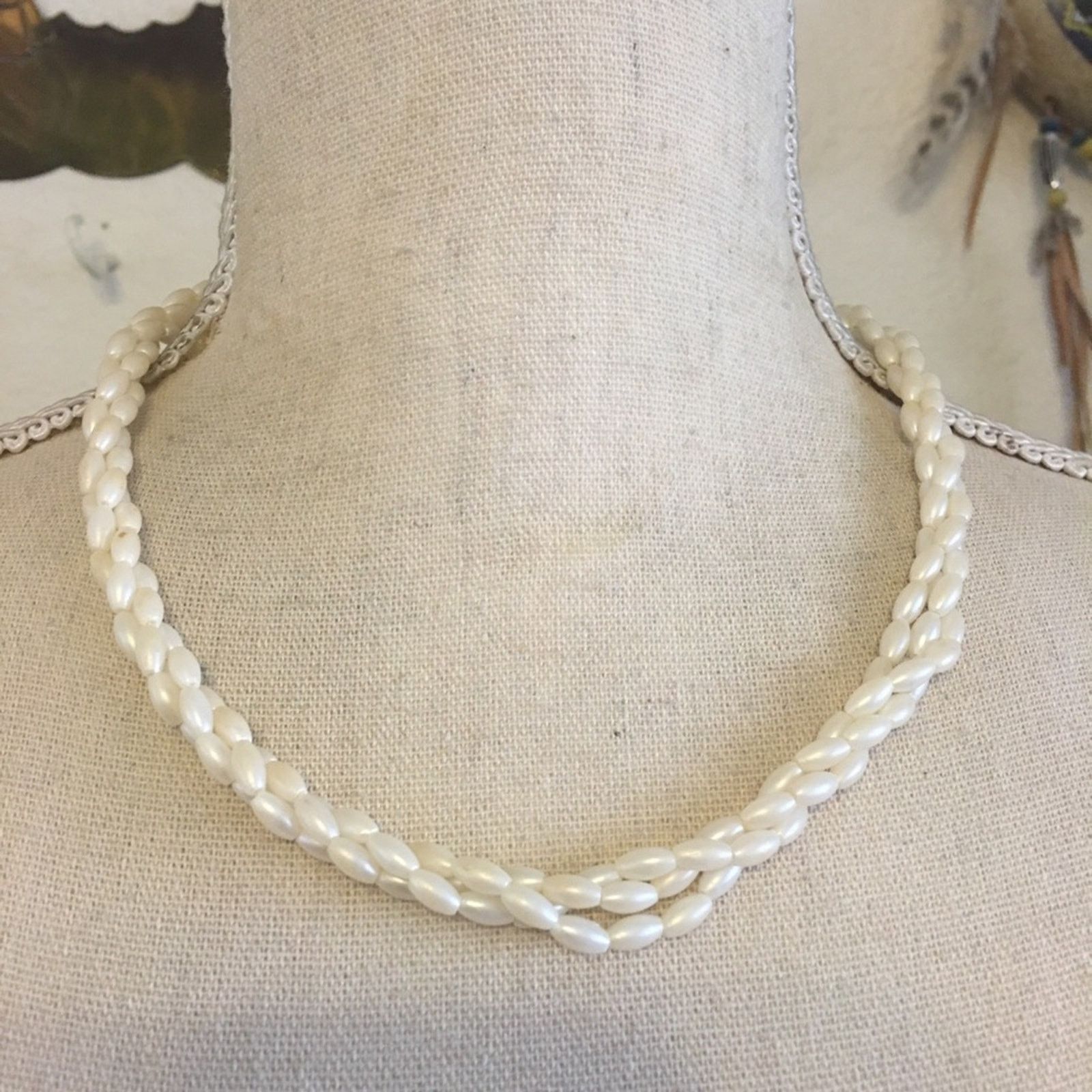 Vintage Vintage 80s twisted triple strand pearl necklace Size ONE SIZE - 1 Thumbnail