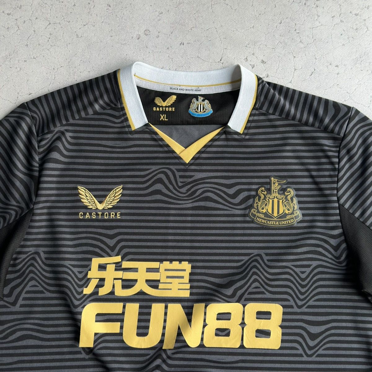 Castore Newcastle United FC 2021/22 Third Soccer Jersey Football Size US XL / EU 56 / 4 - 2 Thumbnail