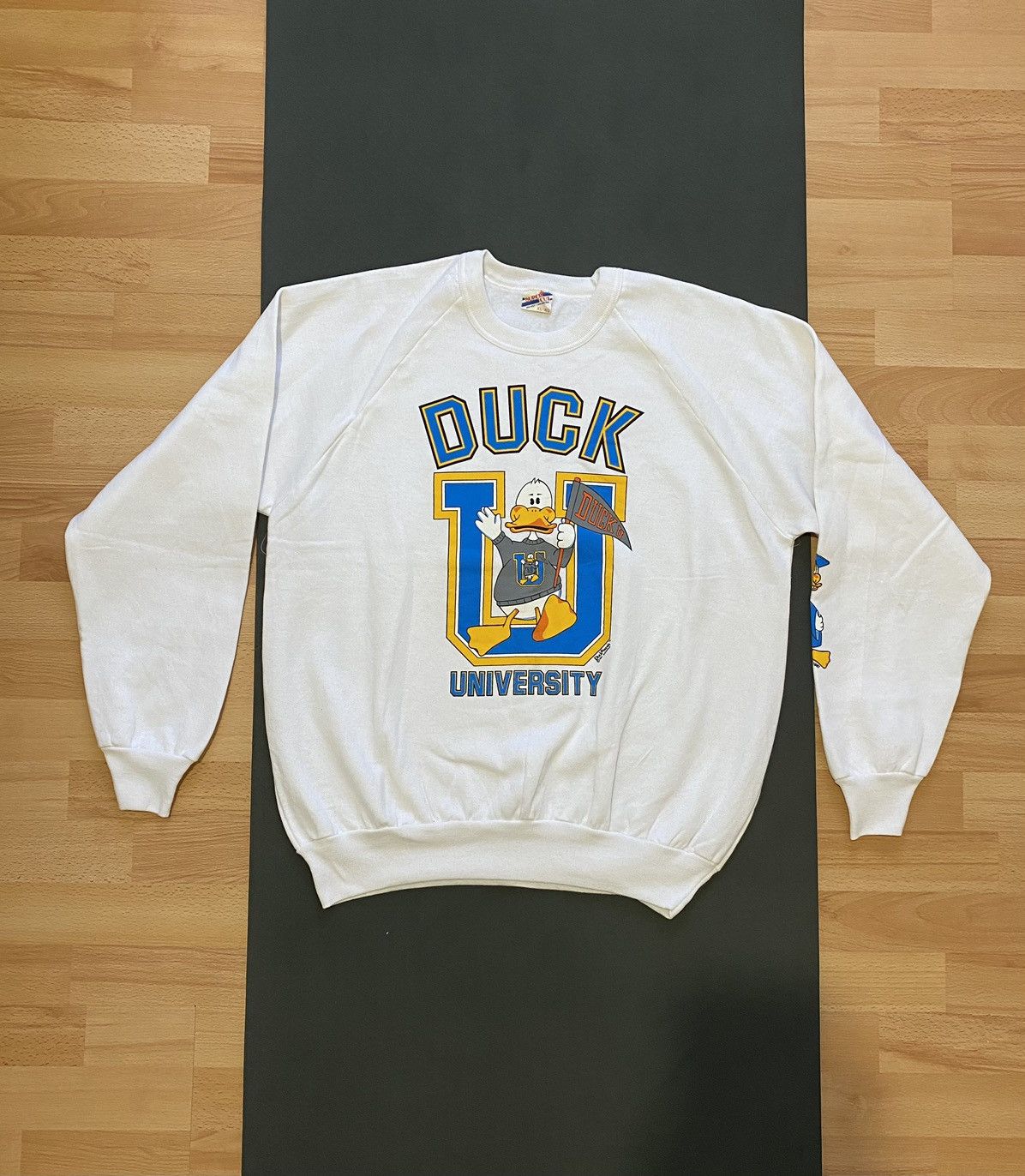 Vintage Duck university vintage sweatshirt 1987 size XL white Size US XL / EU 56 / 4 - 1 Thumbnail