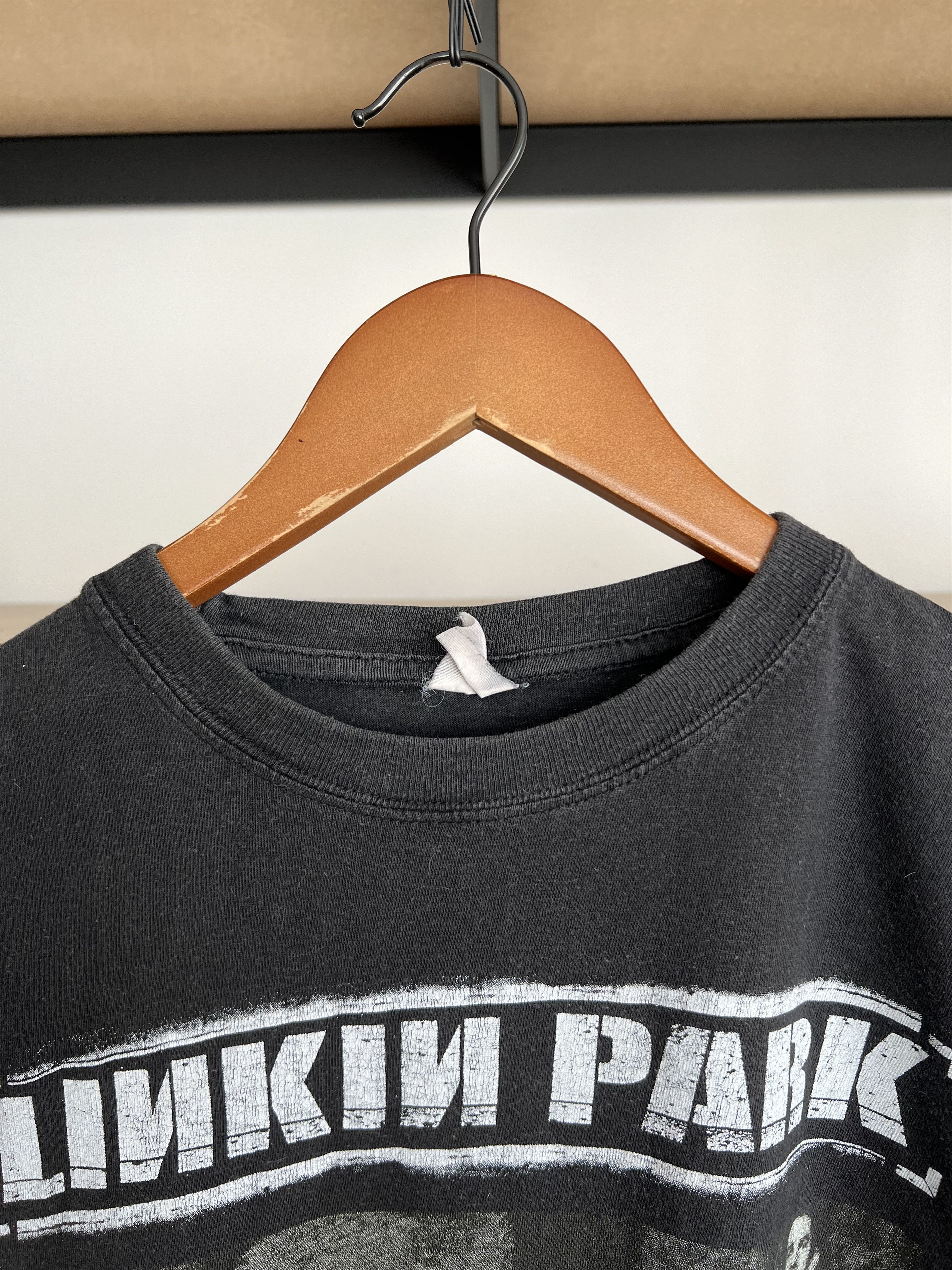 Band Tees Vintage 2000s Linkin Park Rock Band Black T-shirt Size US M / EU 48-50 / 2 - 7 Thumbnail