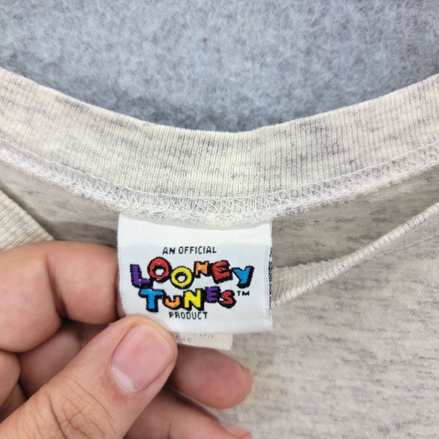 Vintage VINTAGE LOONEY TUNES Shirt Bugs Bunny 3X Adult Gray 90s Bah Hum Bugs T Shirt Santa Santa Bunny Mens Size US XXL / EU 58 / 5 - 6 Thumbnail
