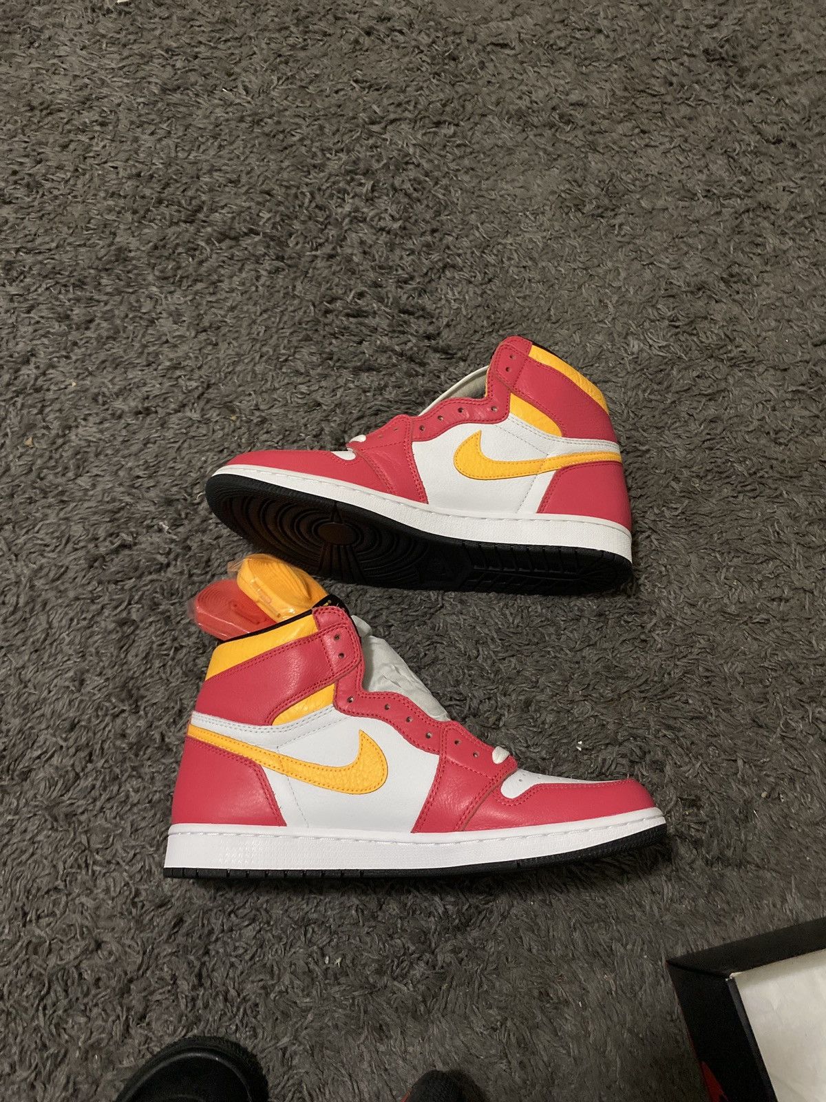 Jordan Brand Jordan 1 Light Fusion Red Size US 11 / EU 44 - 2 Thumbnail