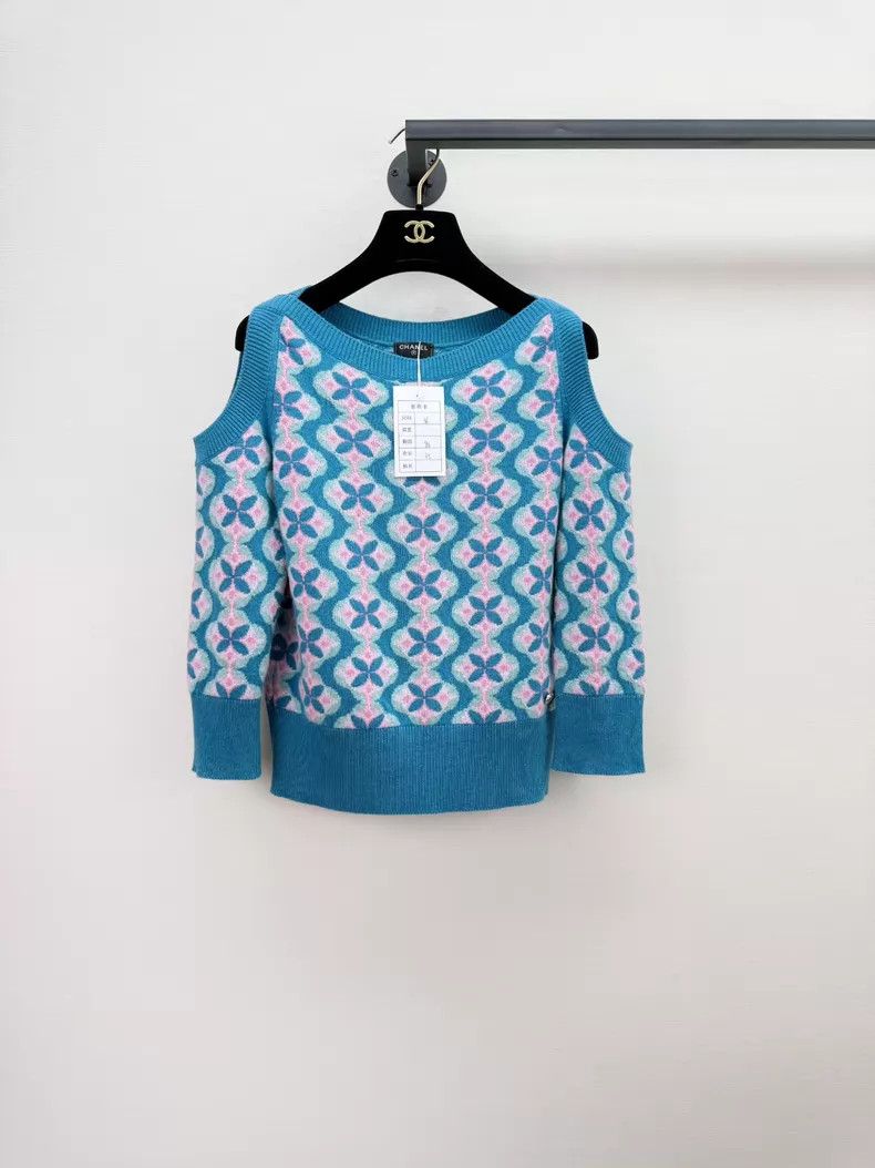 Chanel Chanel Show-style knitted off-the-shoulder sweater Size XS / US 0-2 / IT 36-38 - 1 Thumbnail