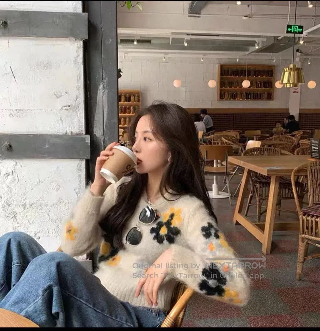 Miu Miu Miu Miu Floral Mohair Sweater. Size S / US 4 / IT 40 - 6 Thumbnail