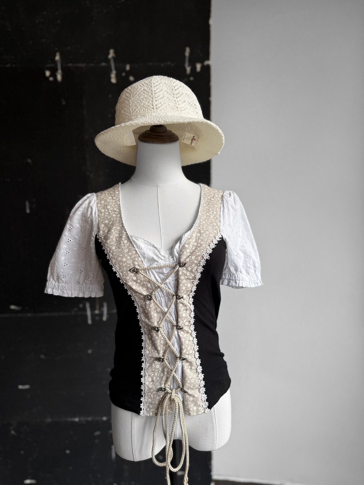 Designer MarJo Womens Black White Dirndl Trachten Folk Corset Blouse Size S / US 4 / IT 40 - 1 Thumbnail