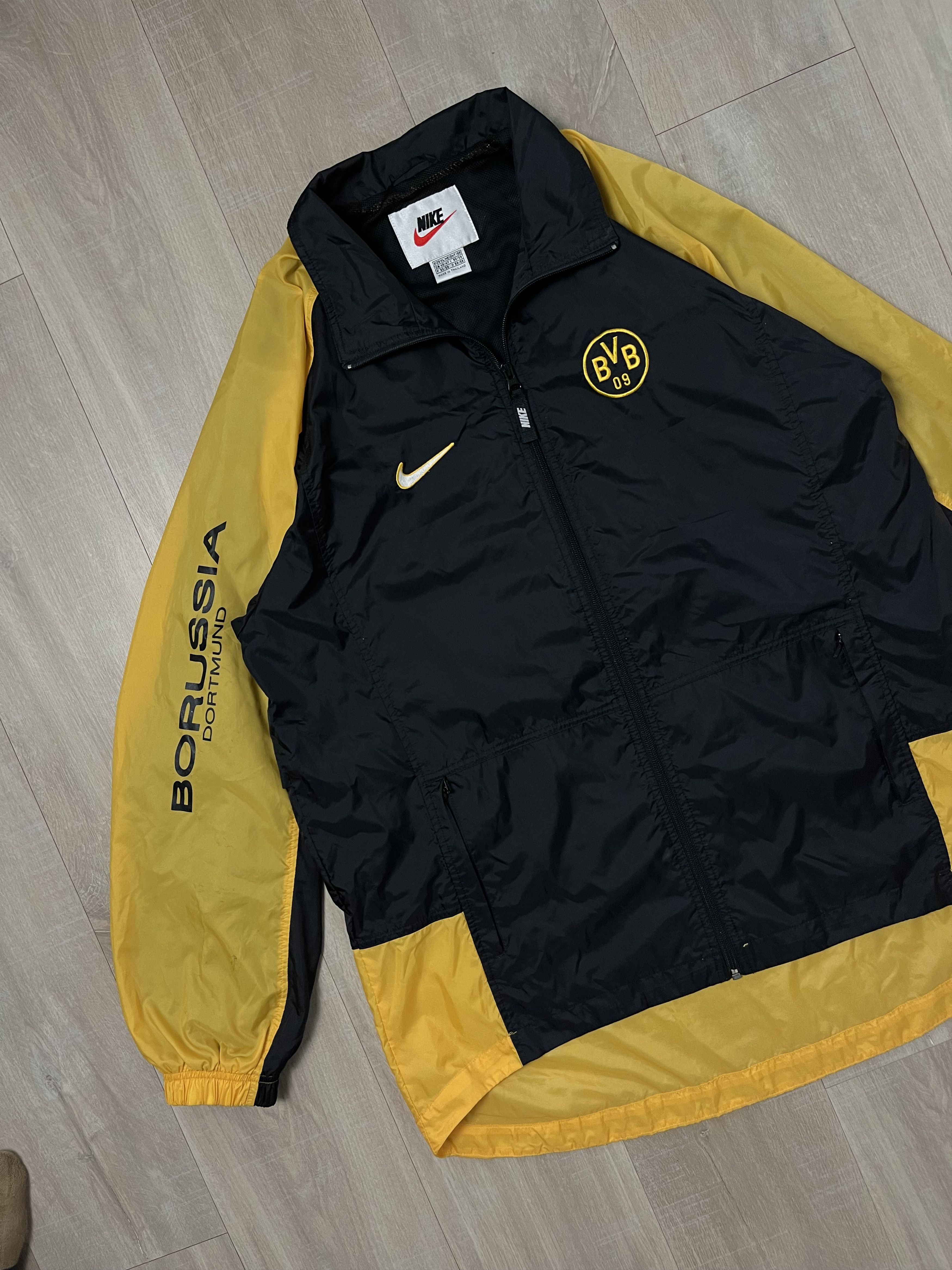 Nike Borussia Dortmund Football Jacket 1997/98 adult Size XL Nike Size US XL / EU 56 / 4 - 3 Thumbnail