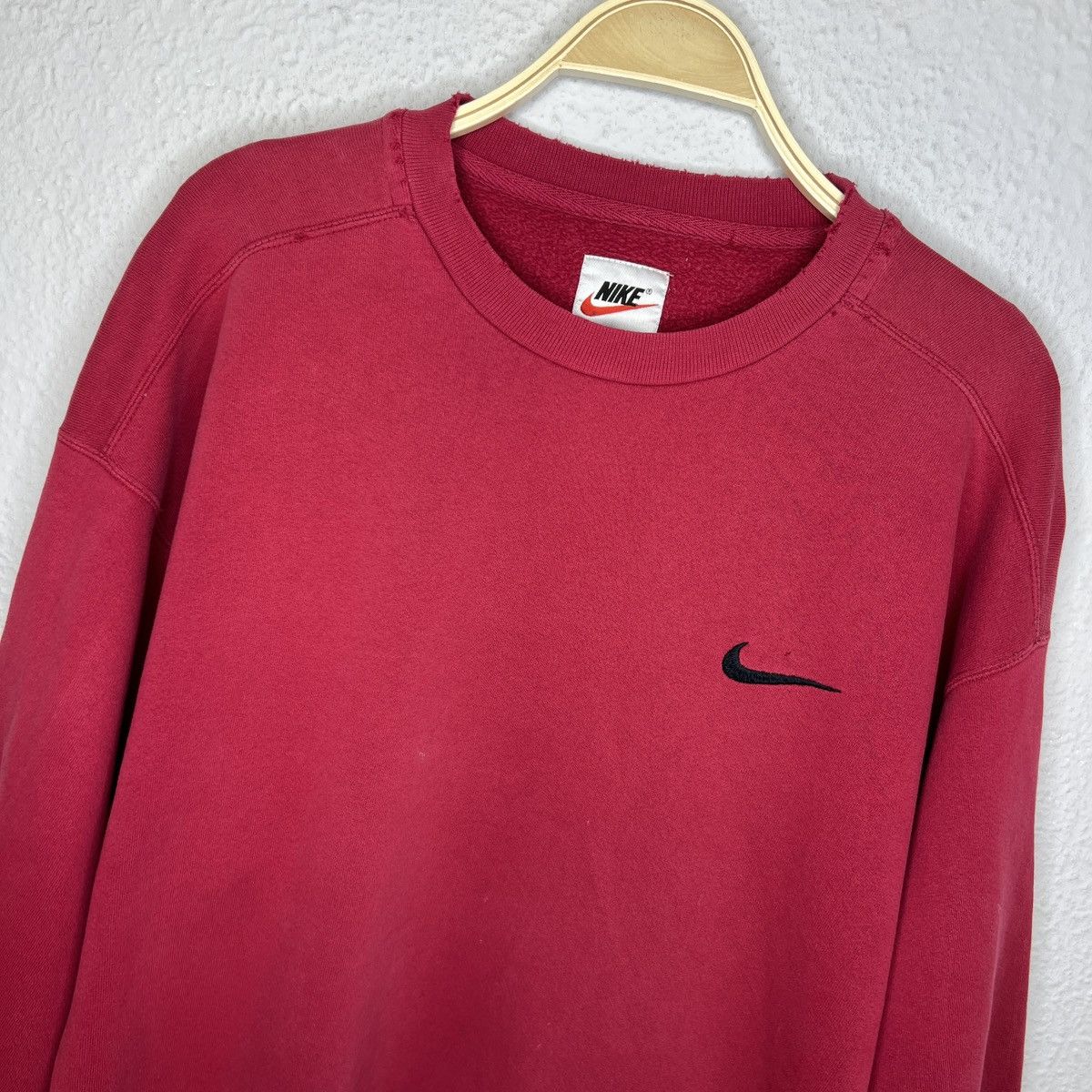 Nike Vintage Nike Sweatshirt Crewneck Swoosh Red Logo 90s Size US L / EU 52-54 / 3 - 5 Thumbnail