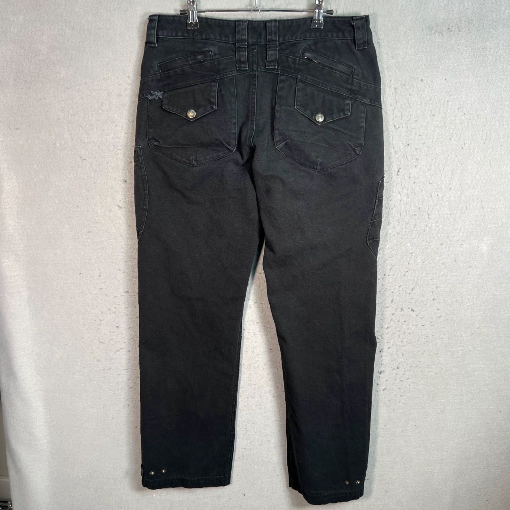 Pelle Pelle VINTAGE Pelle Pelle Jeans Black Straight Leg Cargo Pants Adult Mens 32x31 Cotton 100% Black Mens Size US 32 / EU 48 - 2 Thumbnail