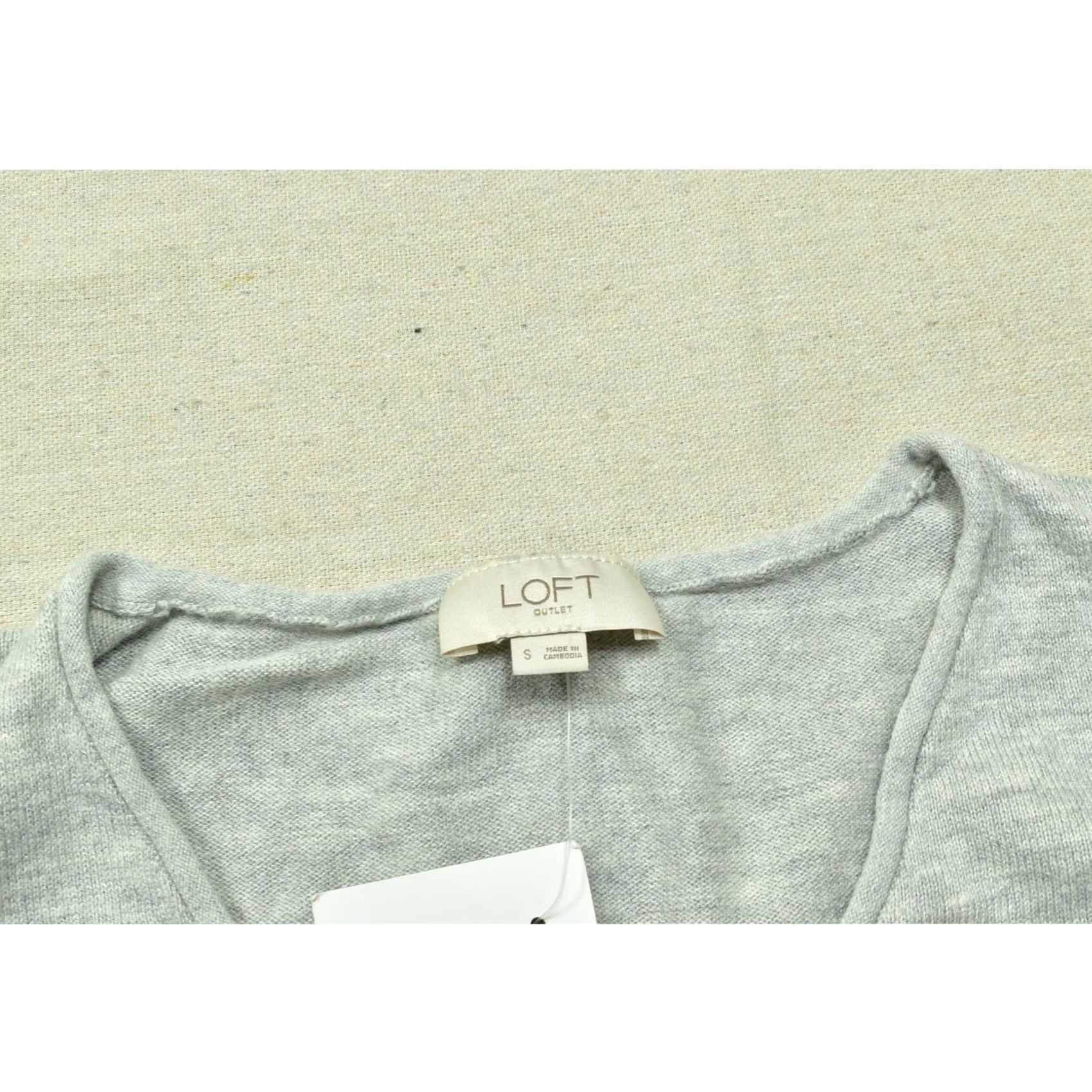 Loft LOFT Women S Gray V-Neck Long Sleeve Ribbed Hem Pullover Sweater NWT Size S / US 4 / IT 40 - 6 Thumbnail