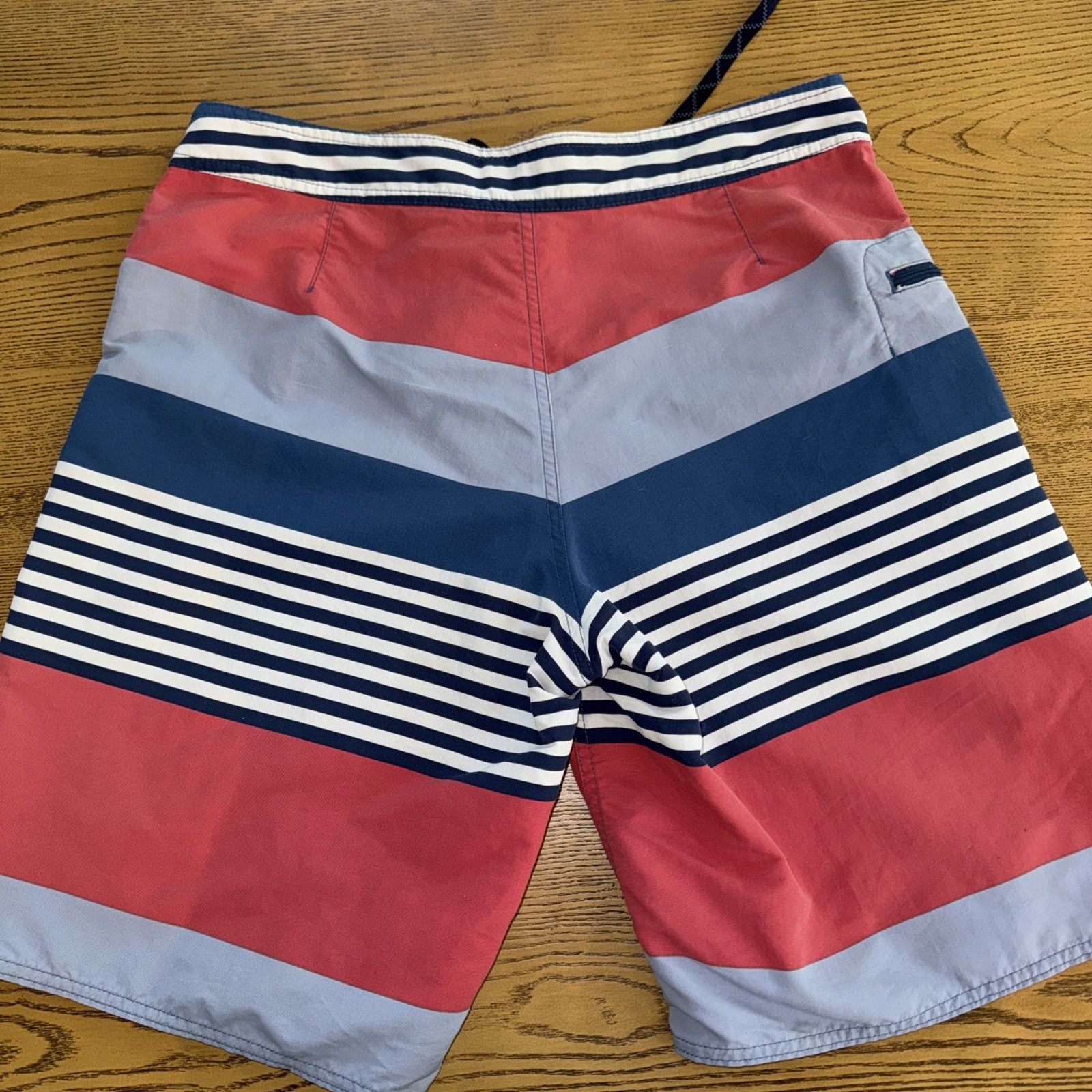 Patagonia Patagonia TOTALLY RAD Wavefarer Board Shorts 33 Stretch Red Size US 33 - 7 Thumbnail