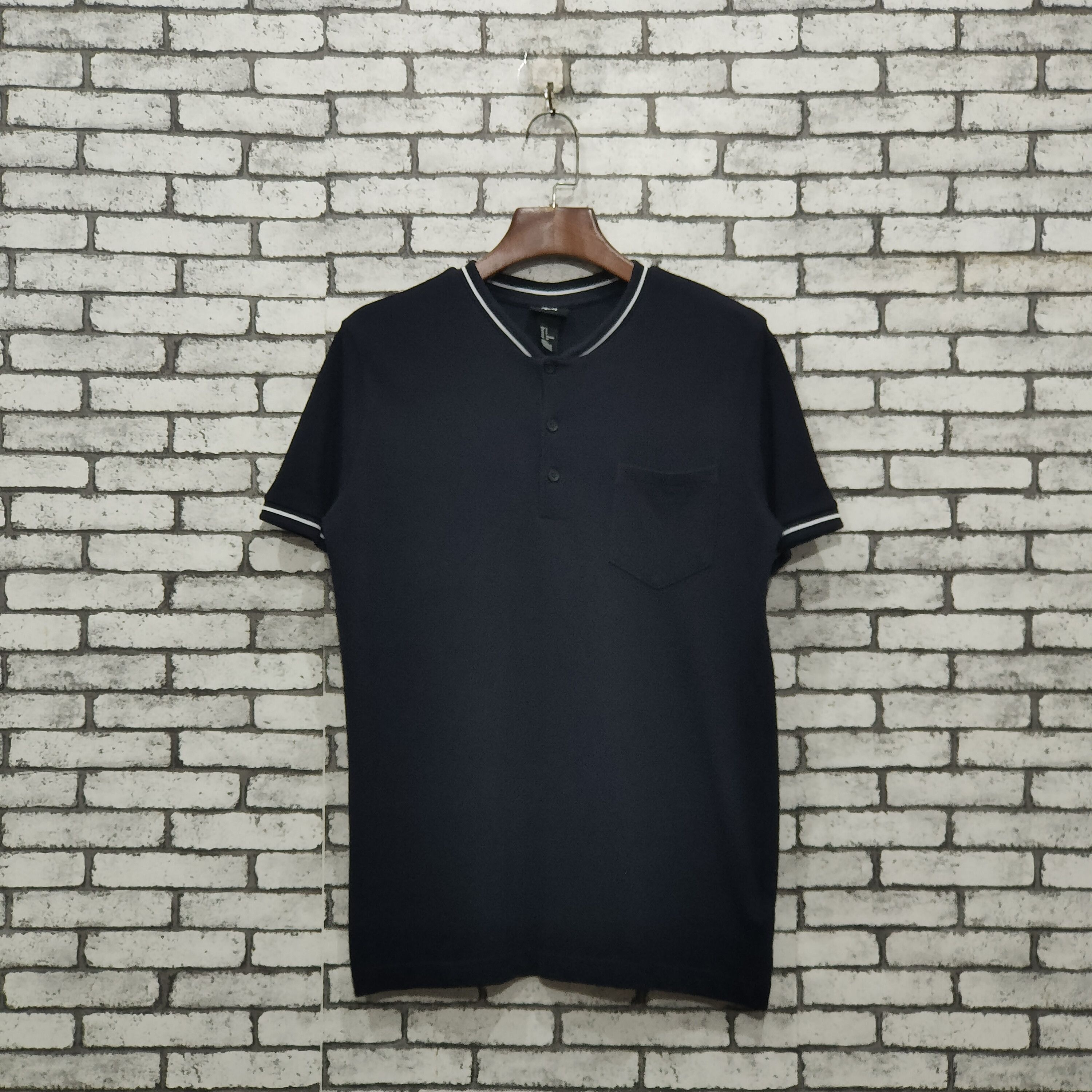 H&M 🔥H&M henley t-shirt Size US S / EU 44-46 / 1 - 1 Thumbnail