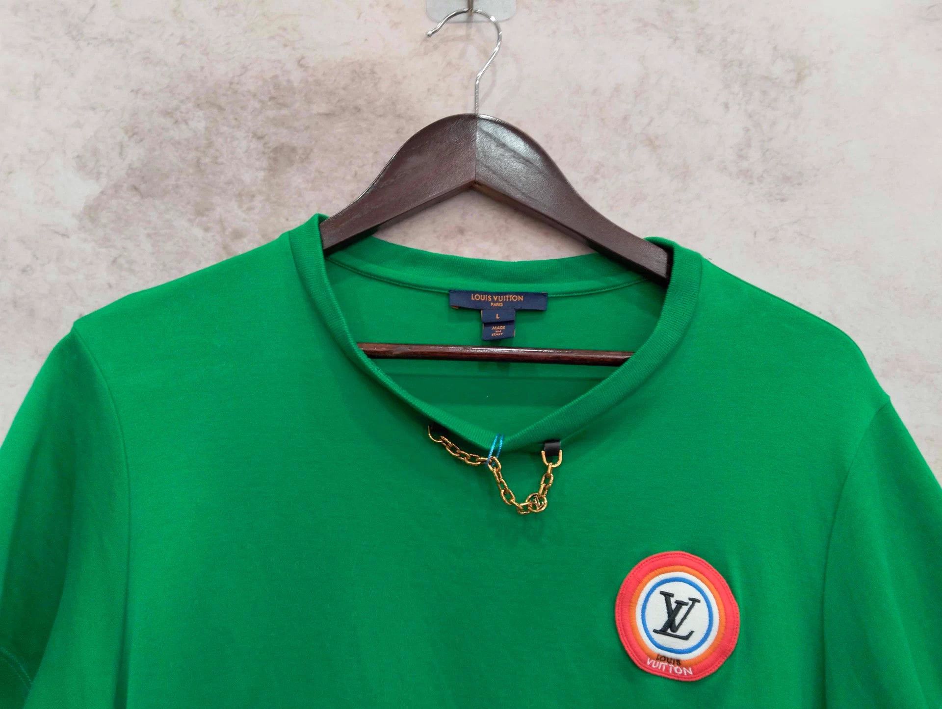 Louis Vuitton Louis Vuitton Green Logo Chain Short Sleeve L T-shirt Size L / US 10 / IT 46 - 6 Thumbnail