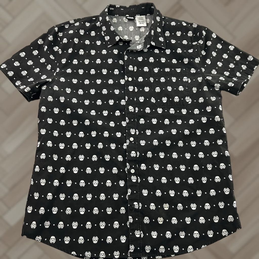 Star Wars Star Wars Storm Trooper Short Sleeve Button Front Shirt Men's XXL Black Size US XXL / EU 58 / 5 - 1 Thumbnail