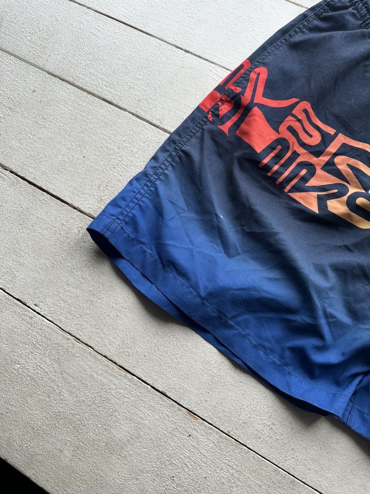 Quiksilver 🚨Vintage Quiksilver Shorts Big Logo Y2K Style 90s Surfing Size US 33 - 2 Thumbnail