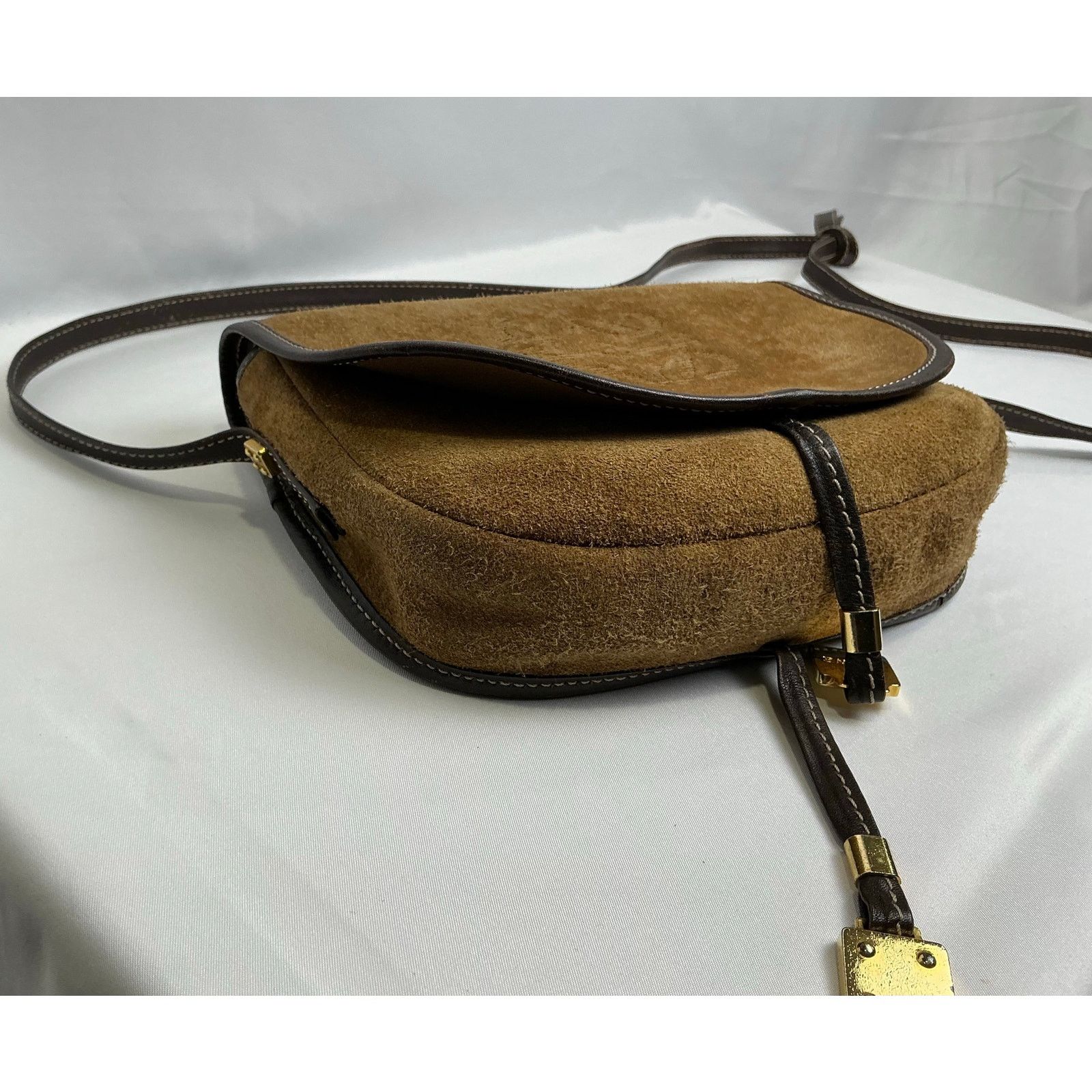 Loewe Vintage Loewe Crossbody Anagram Shoulder Bag Suede Leather Size ONE SIZE - 3 Thumbnail