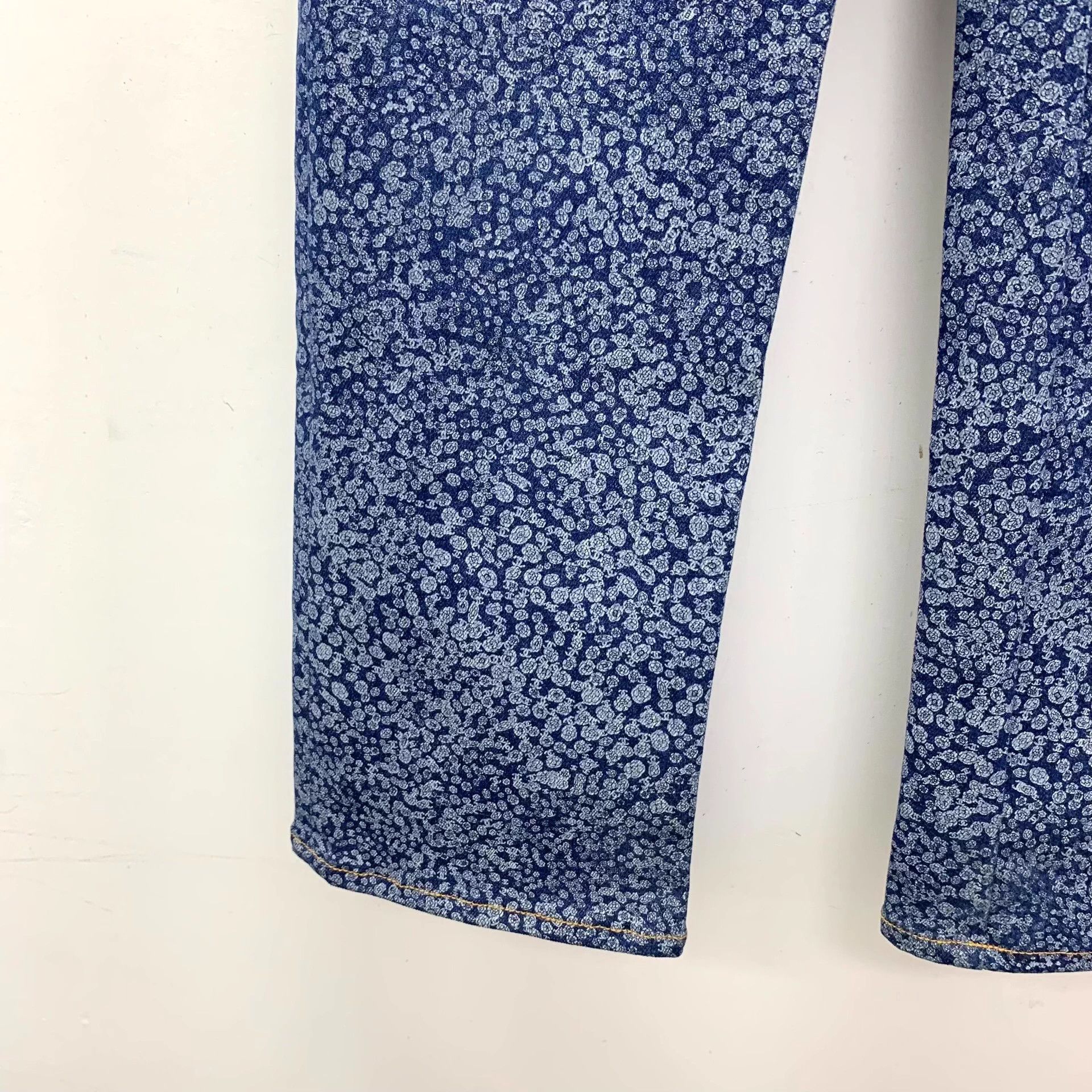 Chanel KW0845 Chanel Blue Camellia Print Cotton Casual Trousers Size 26" / US 2 / IT 38 - 5 Thumbnail