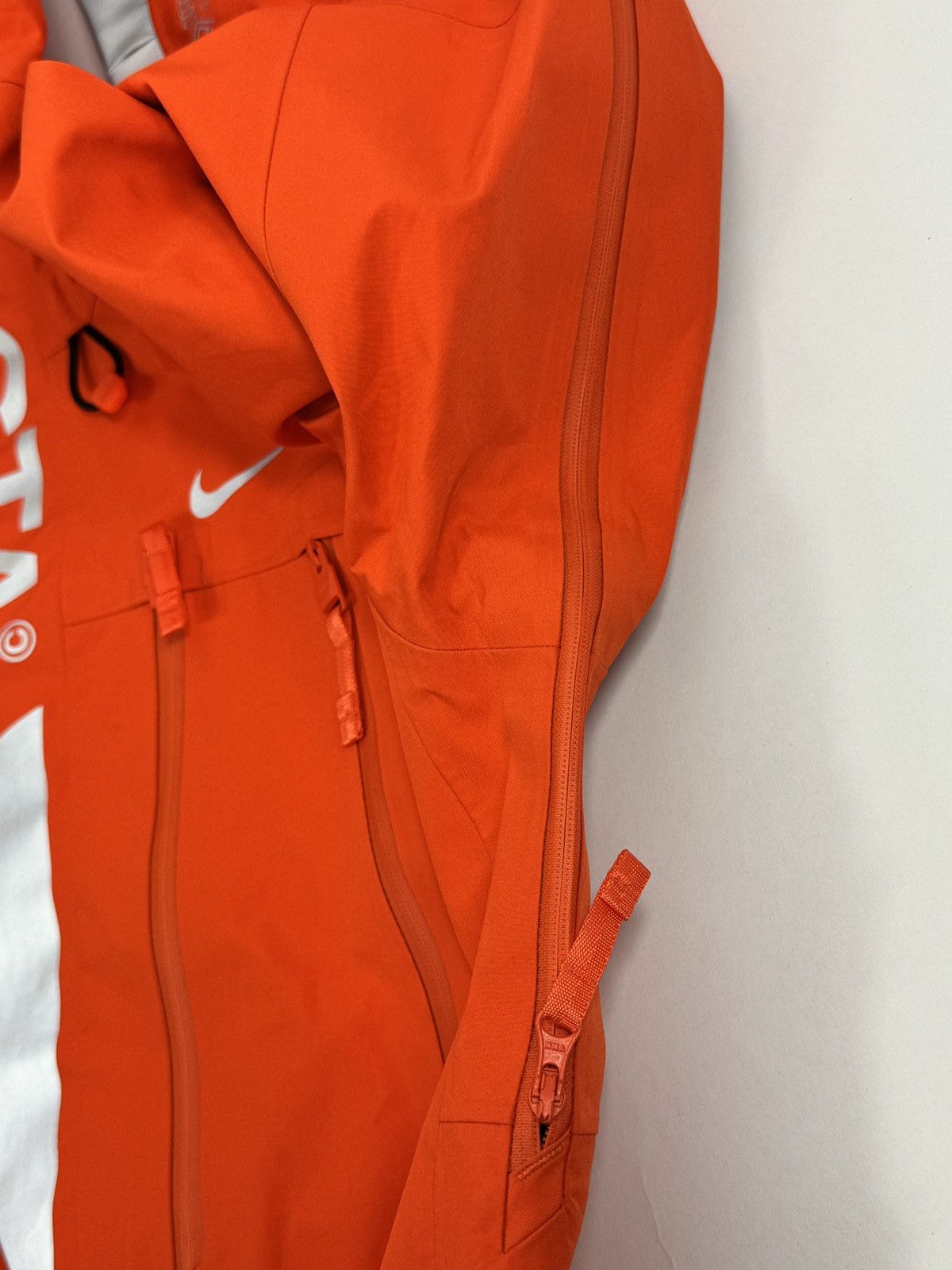 NOCTA × Nike TUNGATEN ALIEN GORE TEX OVERSIZED JACKET Size US S / EU 44-46 / 1 - 8 Thumbnail