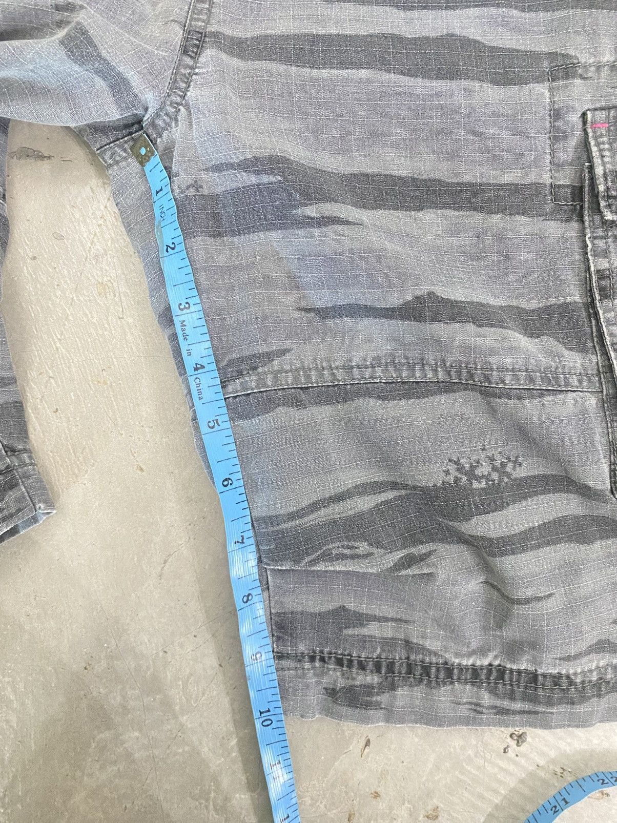 Quiksilver QUIKSILVER TIGER STRIPE CARGO SHORTPANTS Size US 30 / EU 46 - 12 Thumbnail