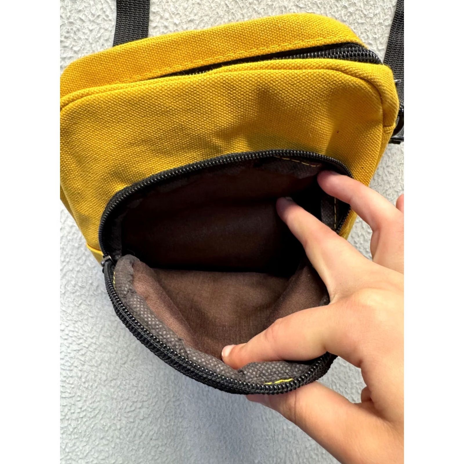 Vintage Yellow Canvas Crossbody Bag Shark Graphic & Adjustable Strap Womens 6.5" Canvas Exterior Zippered Pocket 9708 Size ONE SIZE - 4 Thumbnail