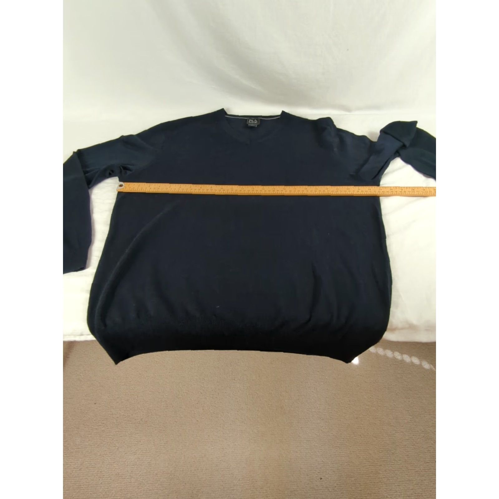 Jos. A. Bank Jos A Bank traveler merino wool pullover sweater 3XL Tall Blue V-Neck Long Sleeve Knit Solid Men Shirt Size US XXL / EU 58 / 5 - 6 Thumbnail