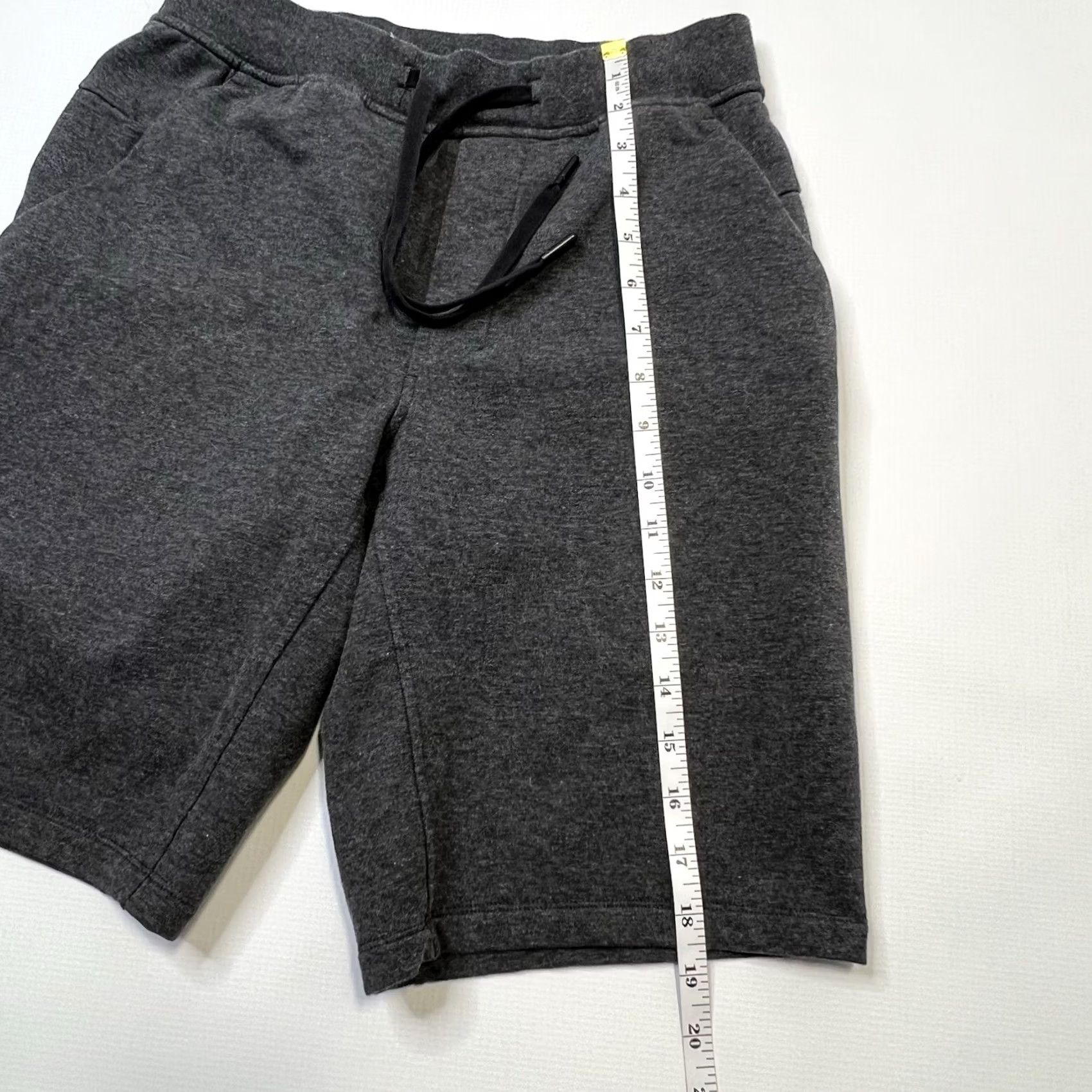 Lululemon Lululemon City Sweat Short Men S Heathered Black 9 in Inseam Drawstring Pockets Regular Fit Weekday City, Sports, Outdoor Mens Size US 29 - 6 Thumbnail