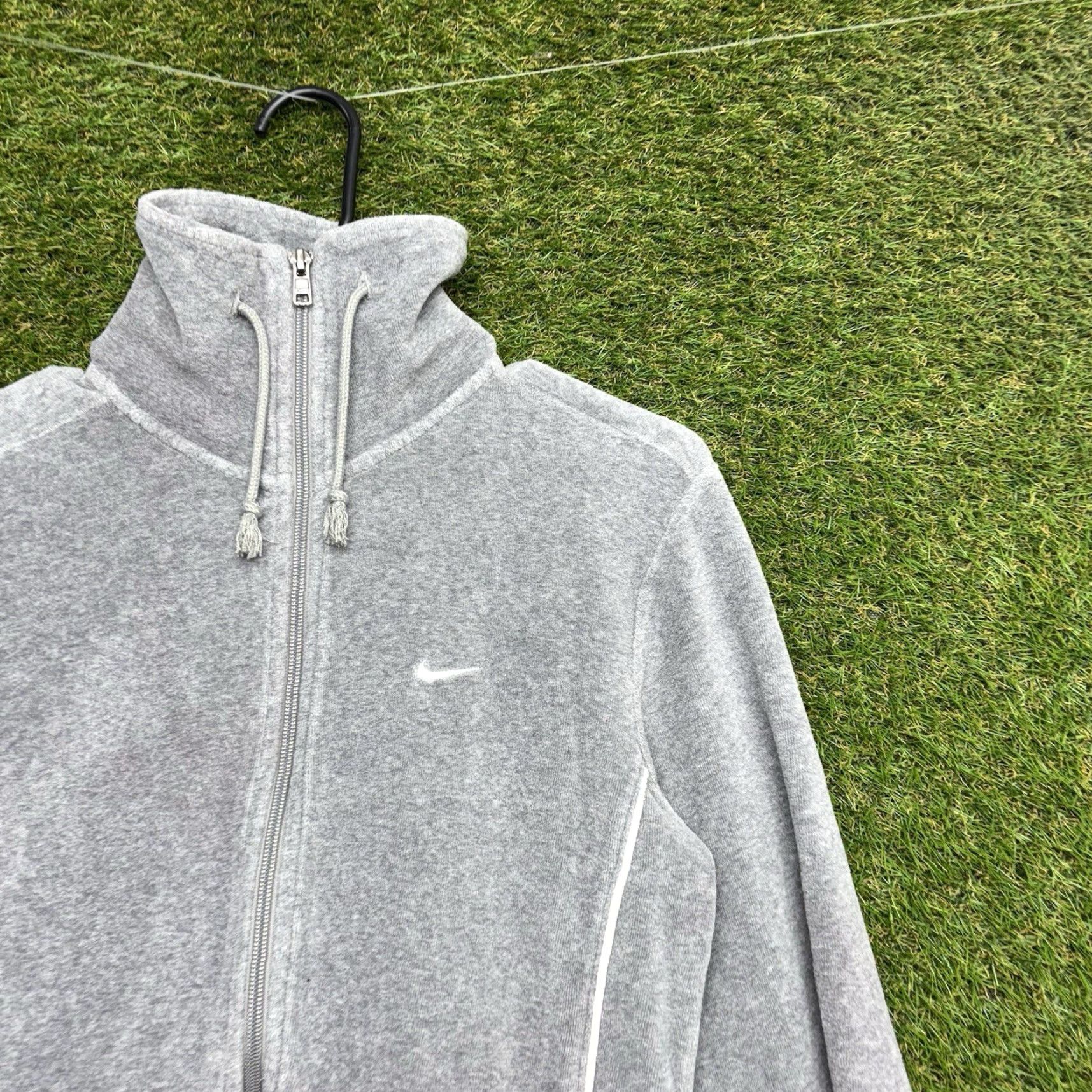 Nike VINTAGE Nike Track Jacket Womens Small Gray Velour Full Zip Hoodie Sportswear 90s Size S / US 4 / IT 40 - 2 Thumbnail