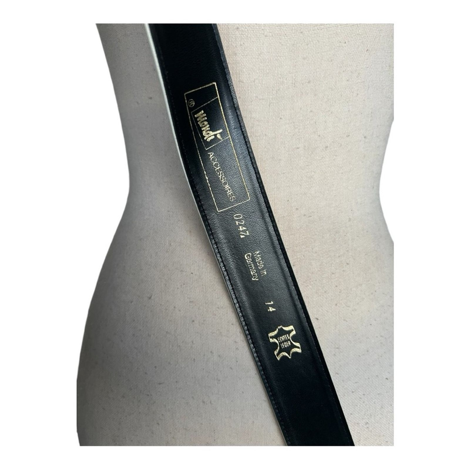 Vintage Mondi Accessories Vintage White Genuine Leather Belt Size 14 Size ONE SIZE - 7 Thumbnail
