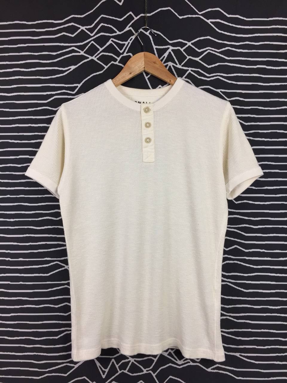 Japanese Brand Uniqlo Authentic Original Waffle Knit Henley Neck Tee Size US S / EU 44-46 / 1 - 2 Thumbnail