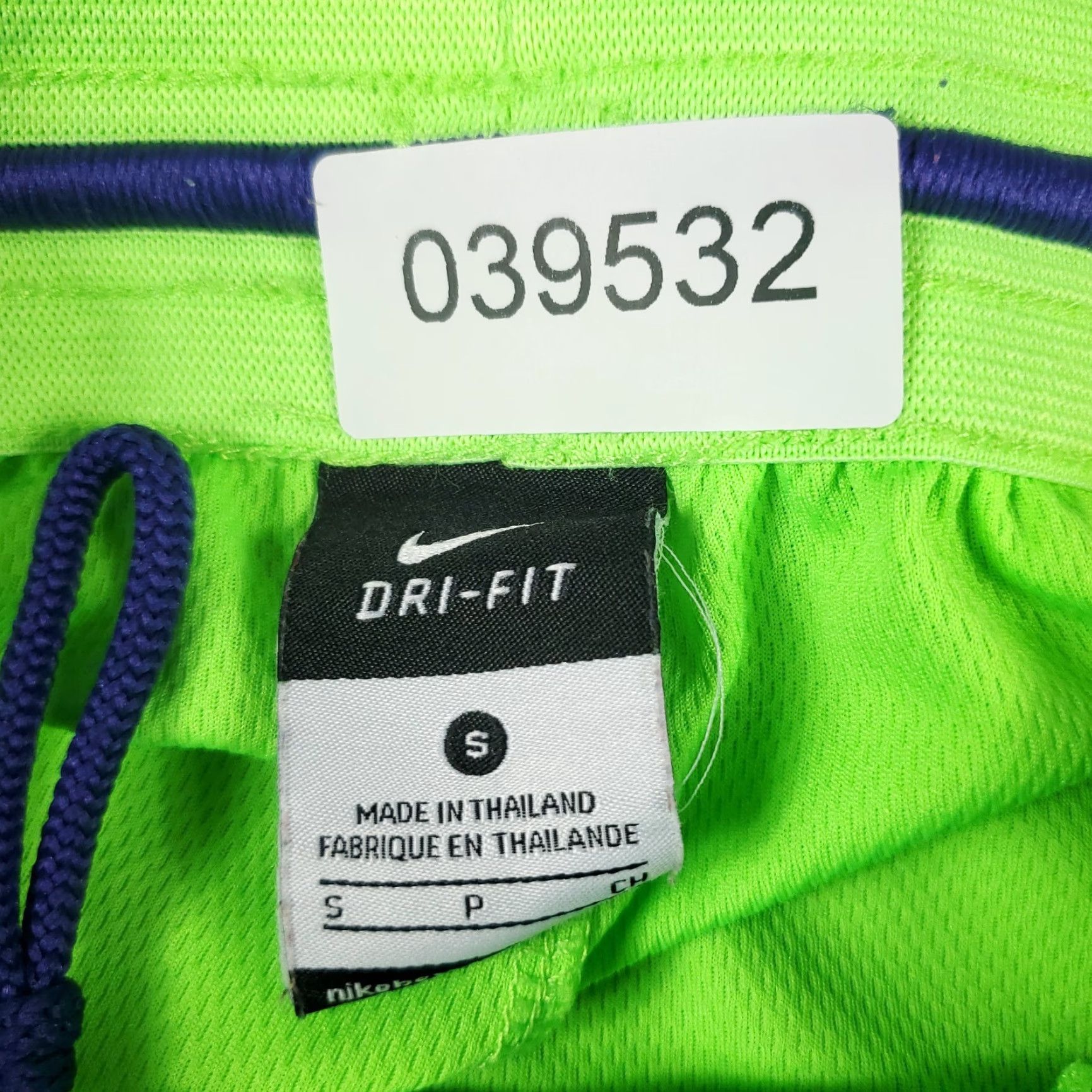 Nike Nike Shorts Mens S Green Swoosh Dri Fit Athletic Gym Active Casual Sports Look Size US 29 - 8 Thumbnail