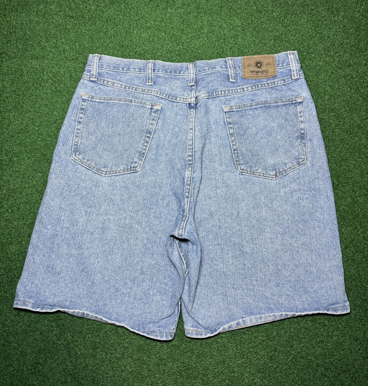 Vintage Y2K Wrangler Baggy Relaxed Jorts Light Wash Denim Shorts Size US 38 / EU 54 - 1 Thumbnail